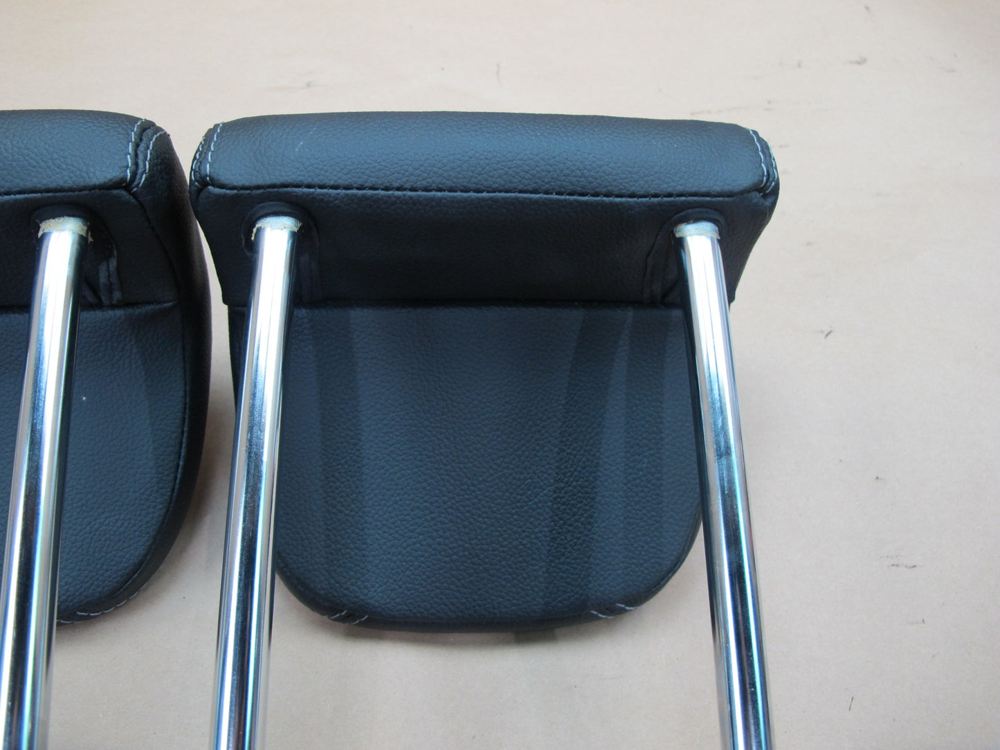 2006-2010 Mercedes R-class W251 3rd Row Left & Right Seat Headrest Head Rest OEM
