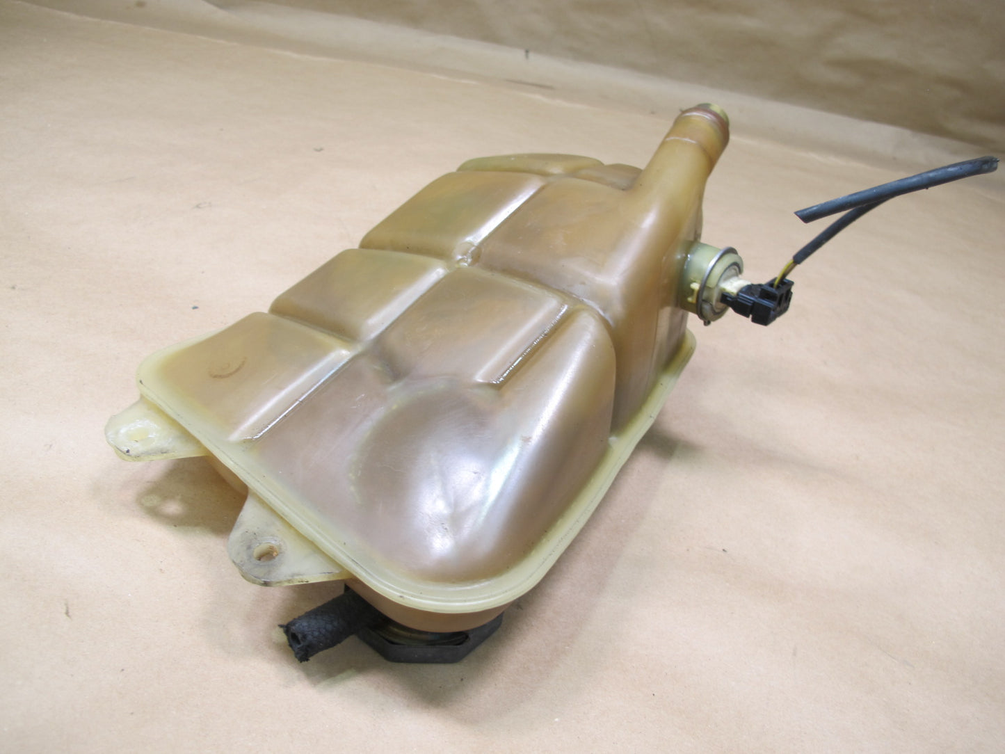 84-91 Mercedes W126 Engine Expansion Overflow Reservoir Bottle Tank OEM