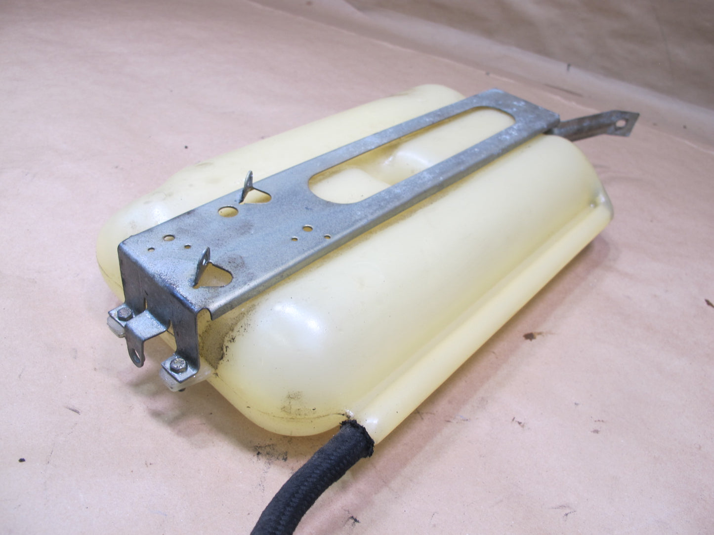 84-91 Mercedes W126 Engine Expansion Overflow Reservoir Bottle Tank OEM