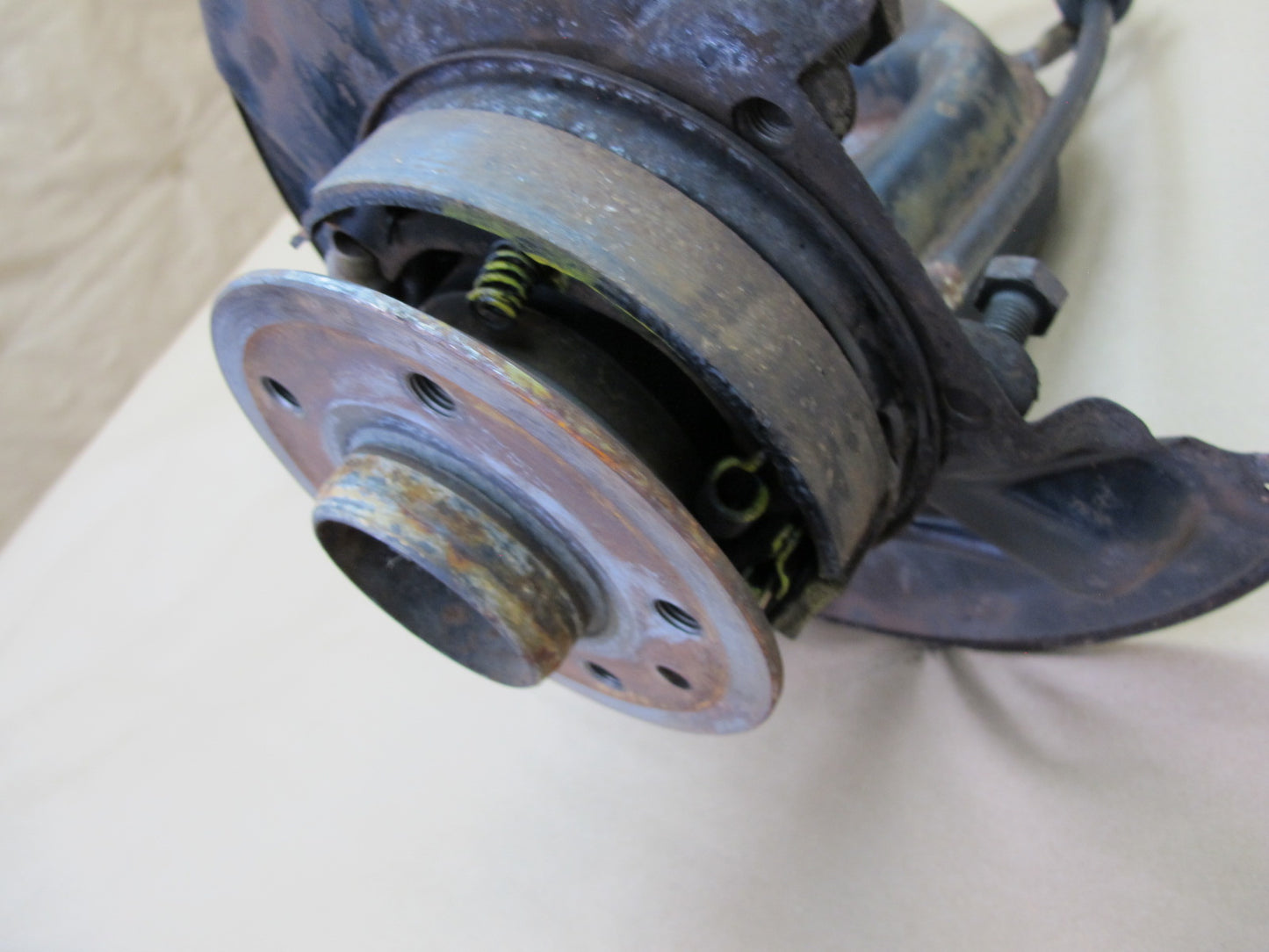 86-91 Mercedes W126 560SEL Rear Left Trailing Arm Knuckle Wheel Hub OEM