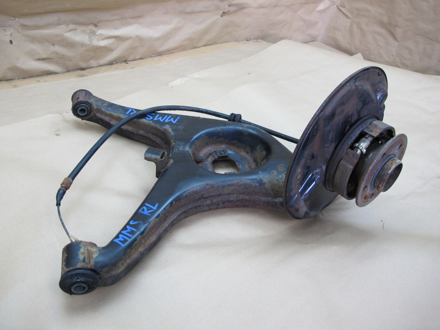 86-91 Mercedes W126 560SEL Rear Left Trailing Arm Knuckle Wheel Hub OEM