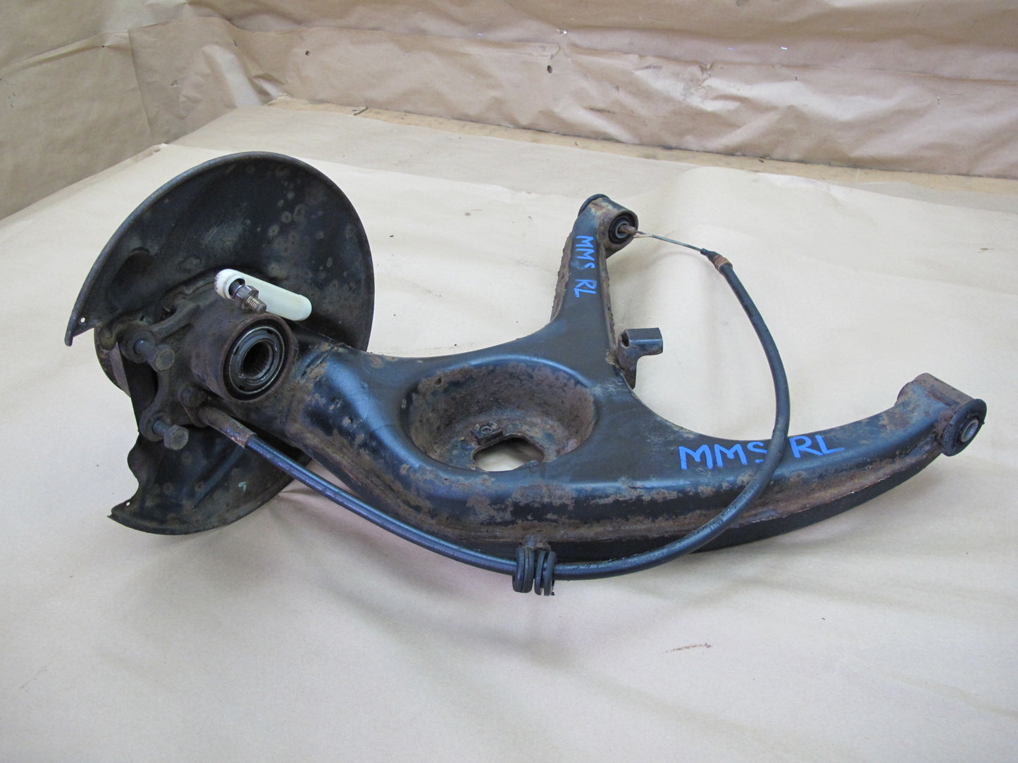 86-91 Mercedes W126 560SEL Rear Left Trailing Arm Knuckle Wheel Hub OEM
