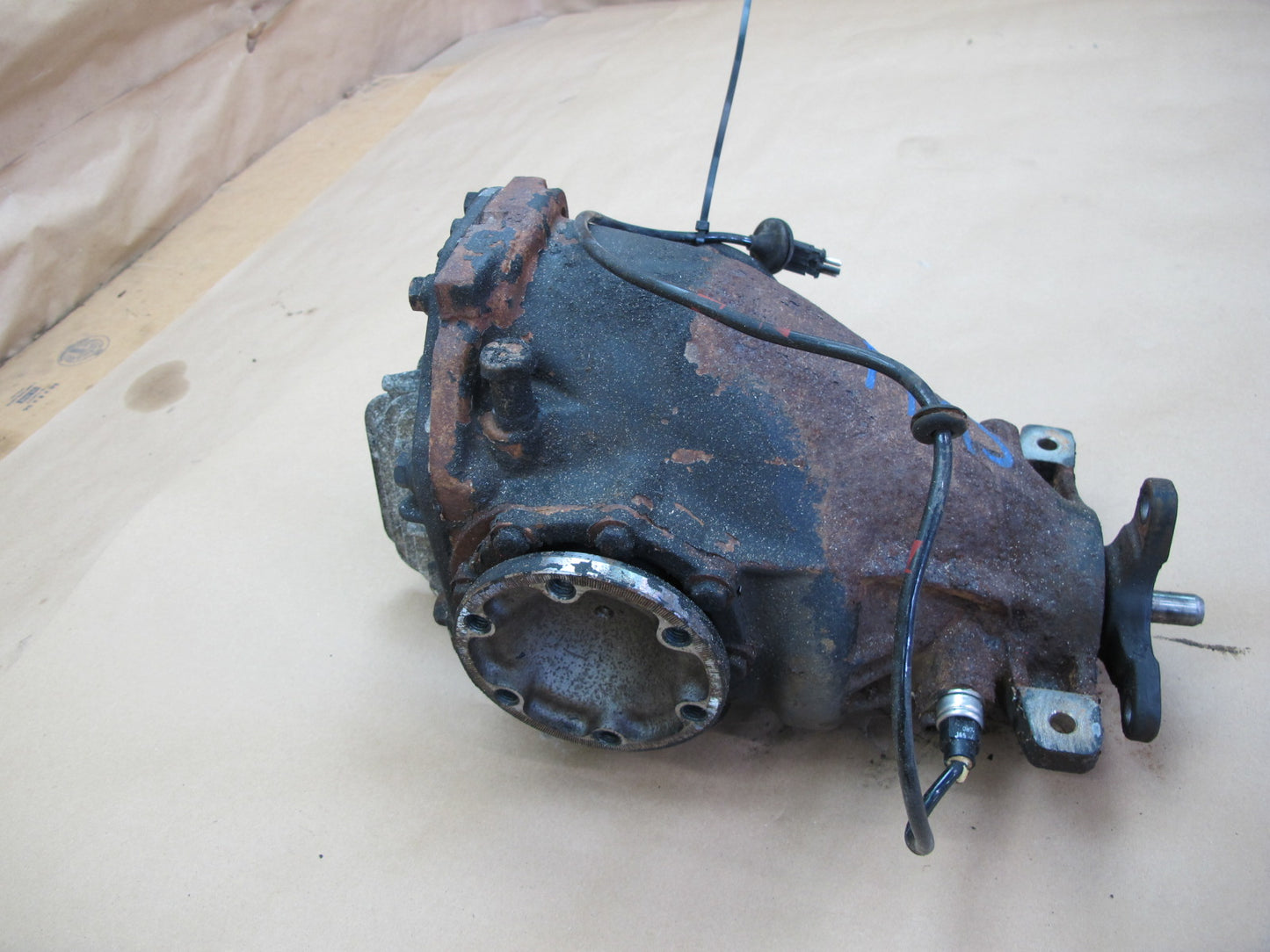 86-91 Mercedes W126 560SEL Rear Differential Carrier 2.47 Ratio OEM