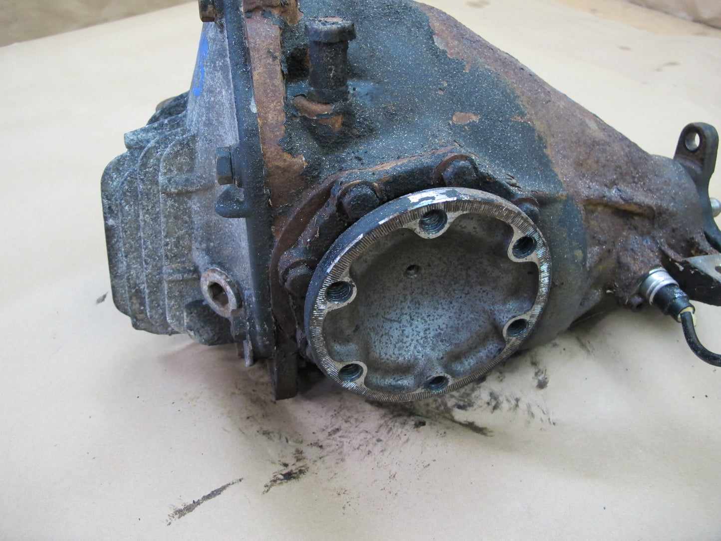 86-91 Mercedes W126 560SEL Rear Differential Carrier 2.47 Ratio OEM