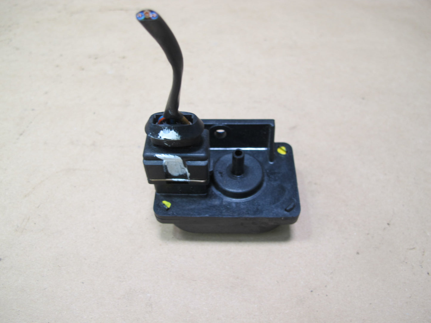86-91 Mercedes W126 Altitude MAP Pressure Sensor 0065425017 OEM