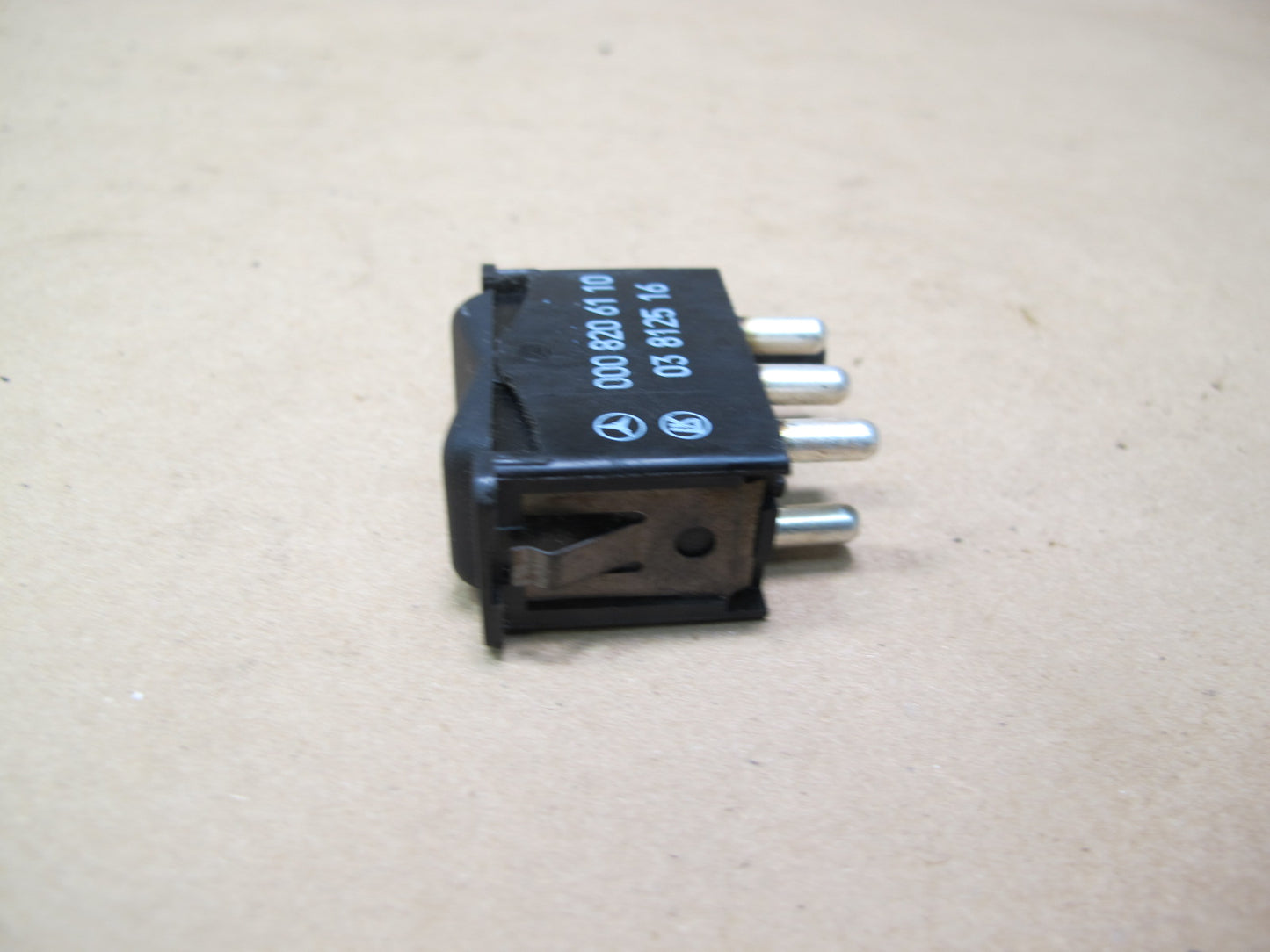 86-91 Mercedes W126 Rear Heated Window Defrost Button Switch 0008206110 OEM