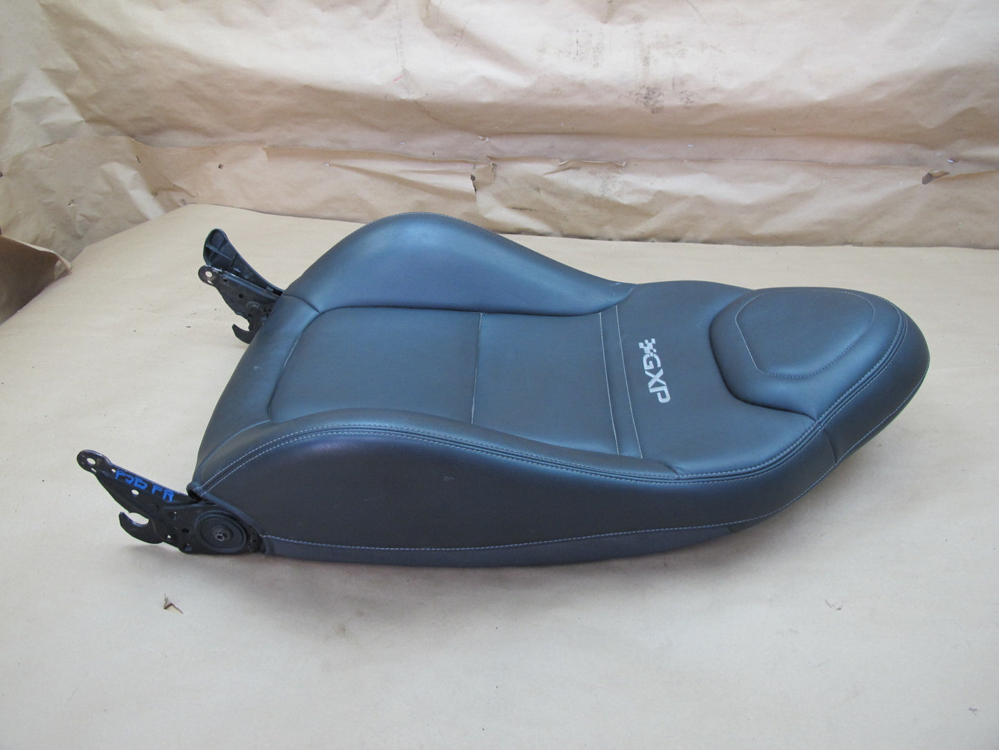 06-09 Pontiac Solstice GXP Front Right  Seat Upper Backrest  Leather Cushion