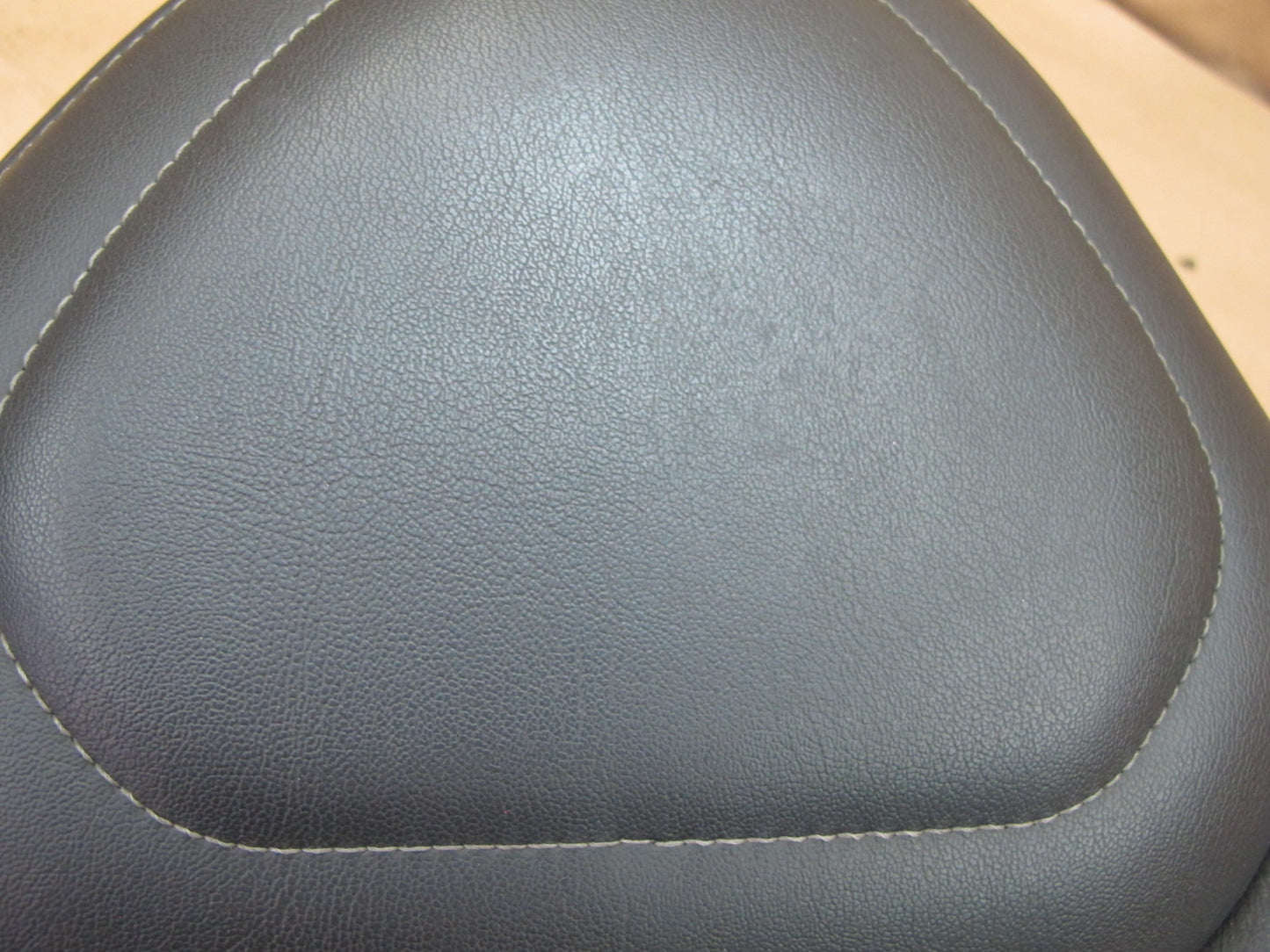 06-09 Pontiac Solstice GXP Front Right  Seat Upper Backrest  Leather Cushion