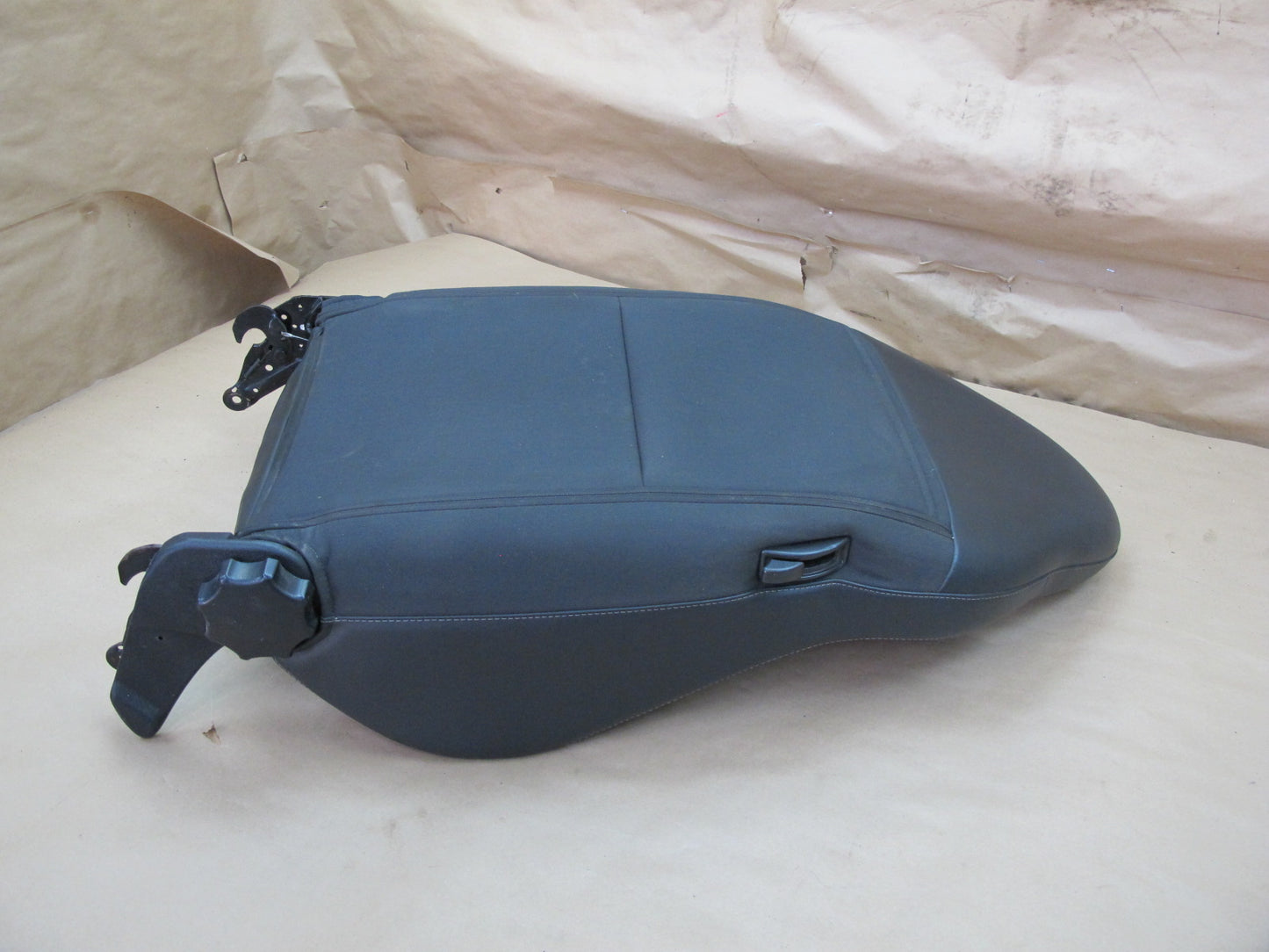 06-09 Pontiac Solstice GXP Front Right  Seat Upper Backrest  Leather Cushion