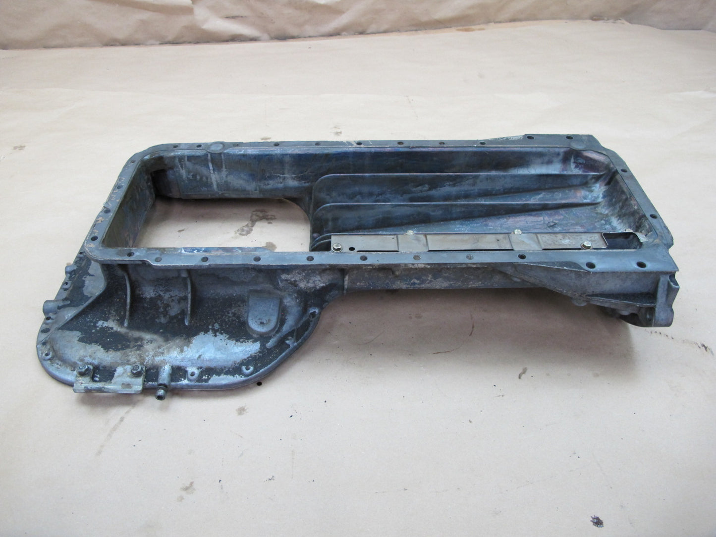 86-91 Mercedes W126 M117 Engine Motor Upper Oil Pan 1170140002 OEM