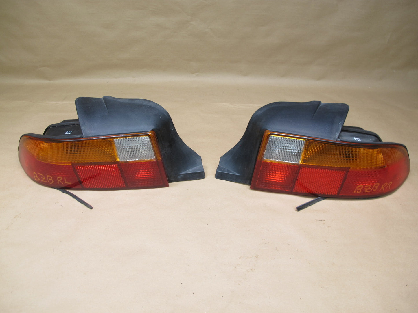 96-99 BMW E36/7 Z3 Roadster Set of 2 Rear Left & Right Tail Light Lamp OEM