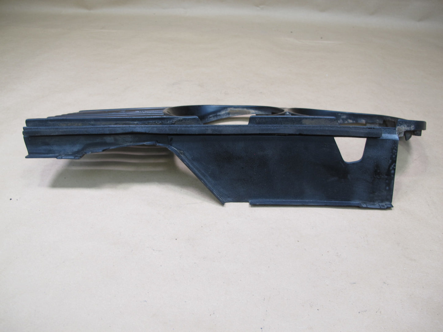 87-91 BMW E30 3-SERIES Front Right Headlight Grille Trim Cover 1945886 OEM