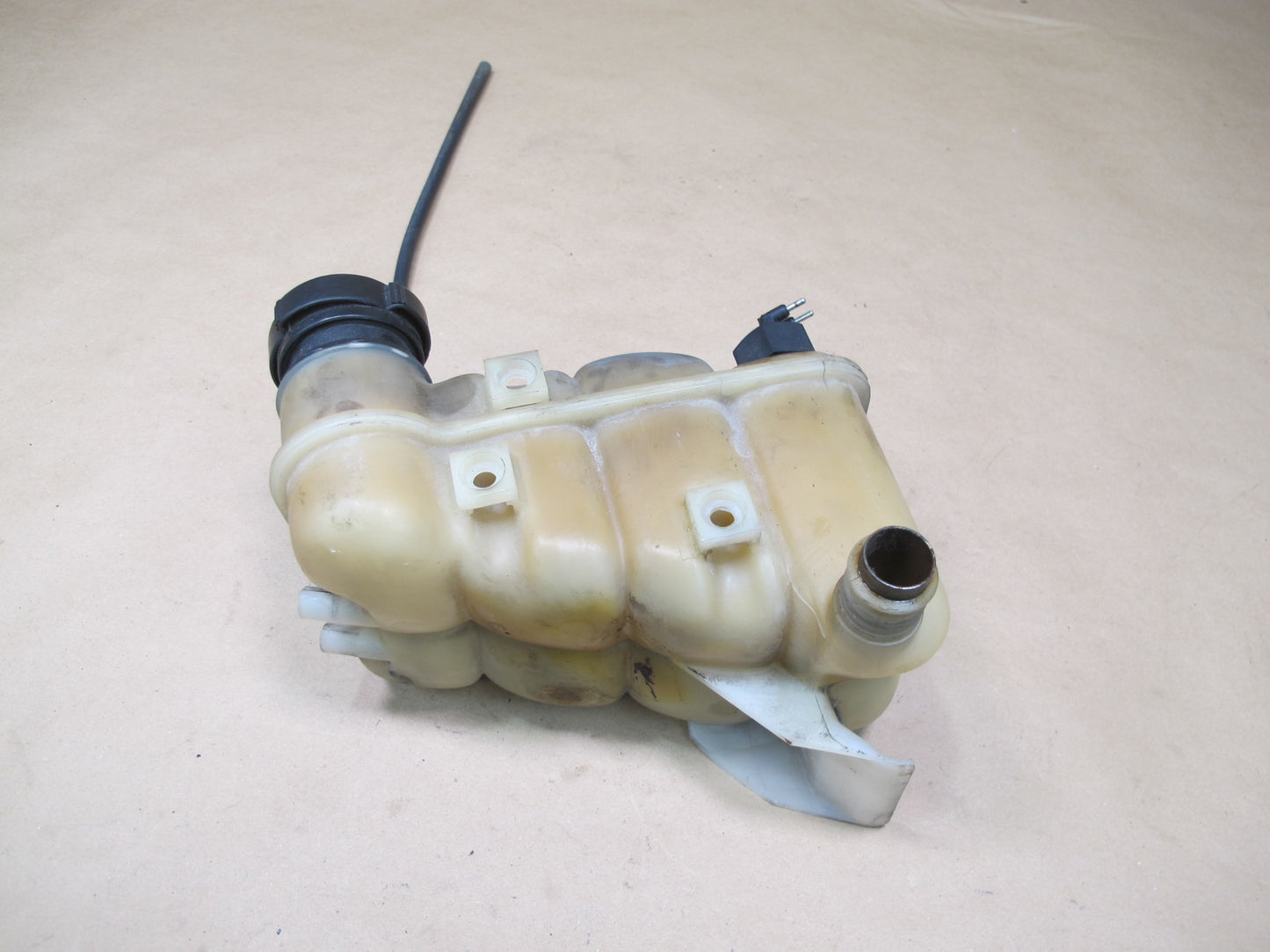 87-91 BMW E30 3-SERIES Engine Coolant Expansion Overflow Reservoir Tank OEM