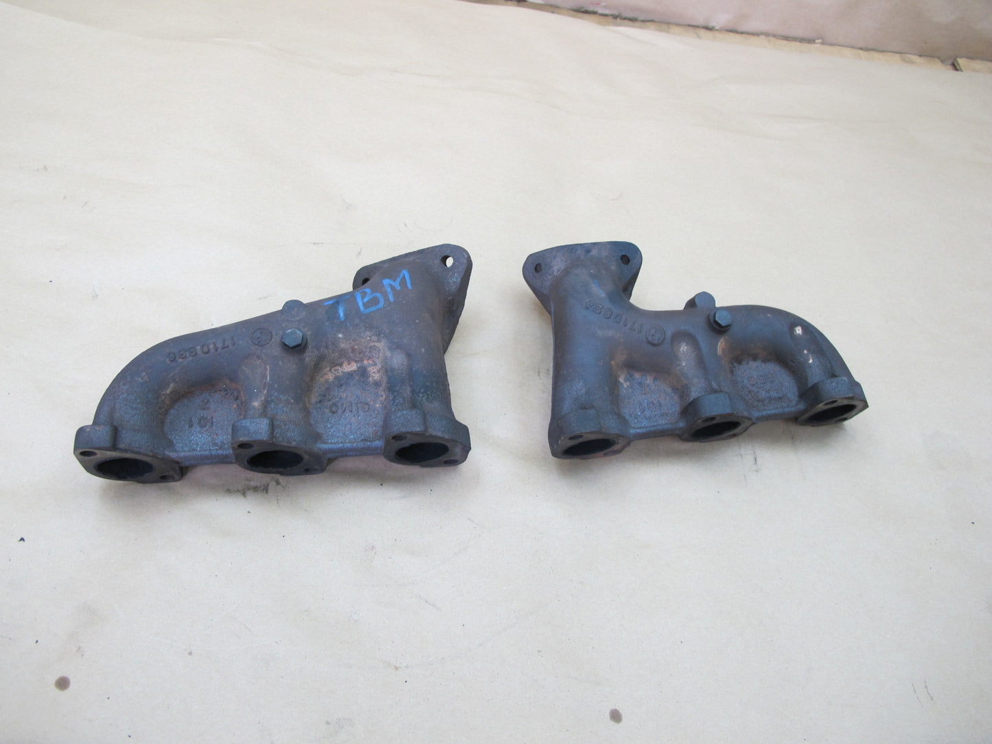 87-91 BMW E30 325i Set of 2 Left & Right Exhaust Manifold OEM