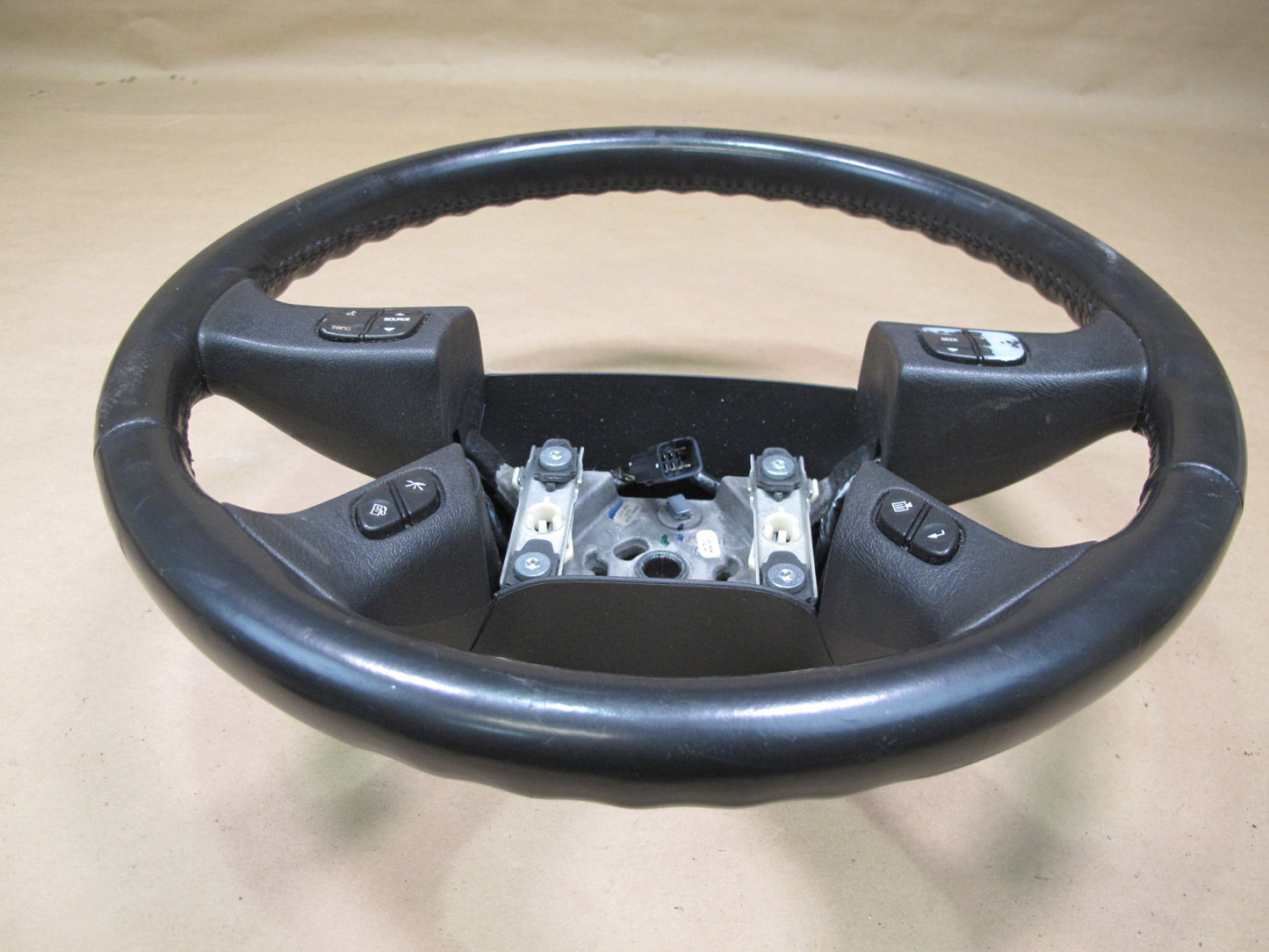 2003-2007 Hummer H2 Leather Steering w Controls