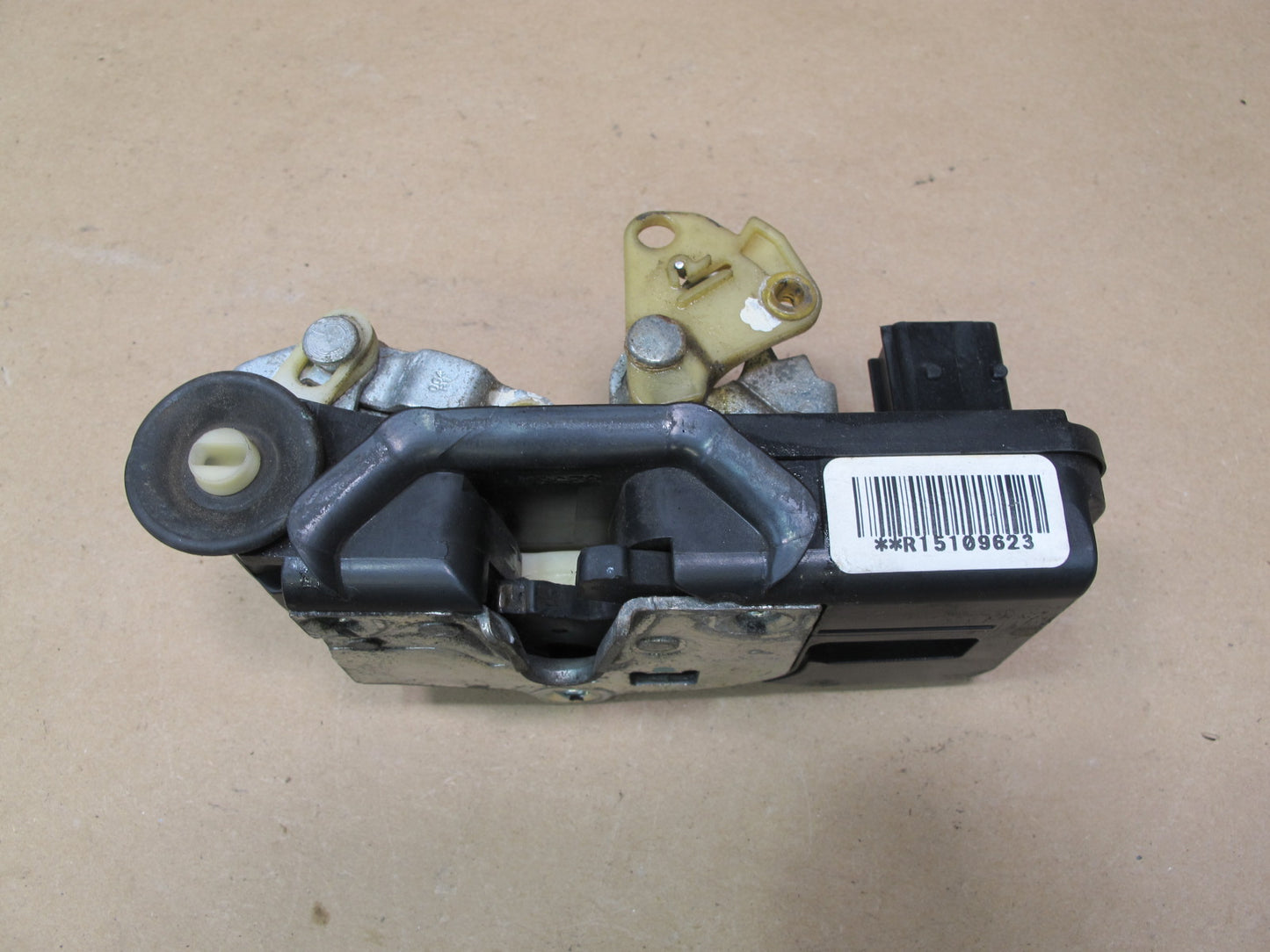 2003-2007 Hummer H2 Rear Left Door Lock Latch Actuator 15109623