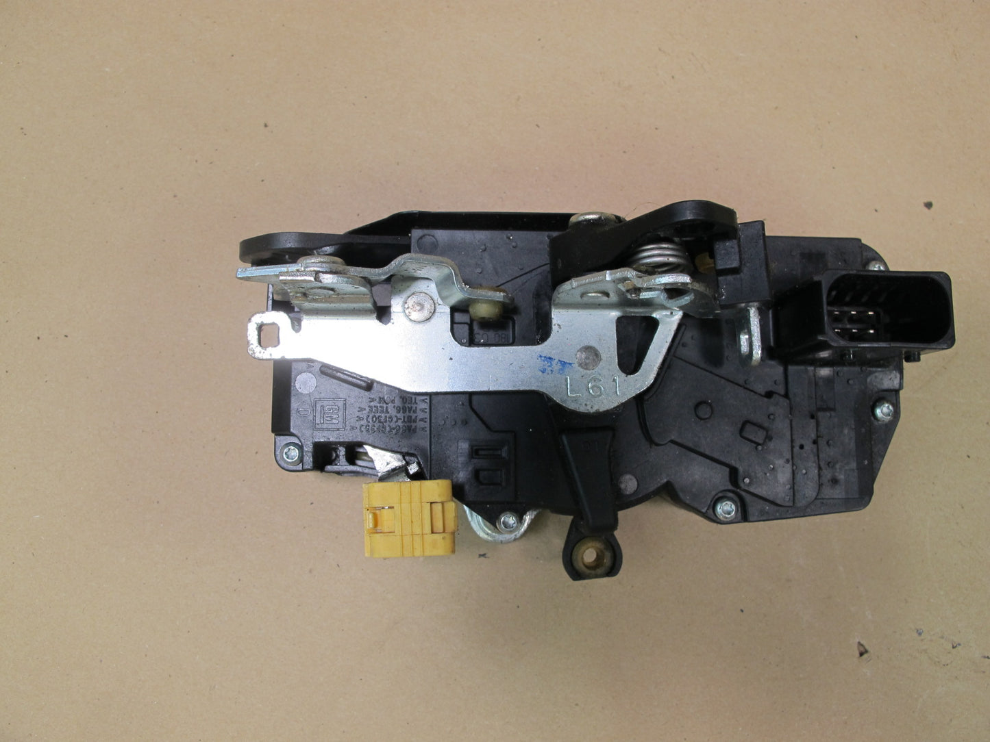 2003-2007 Hummer H2 Front Left Door Lock Latch Actuator 15109620