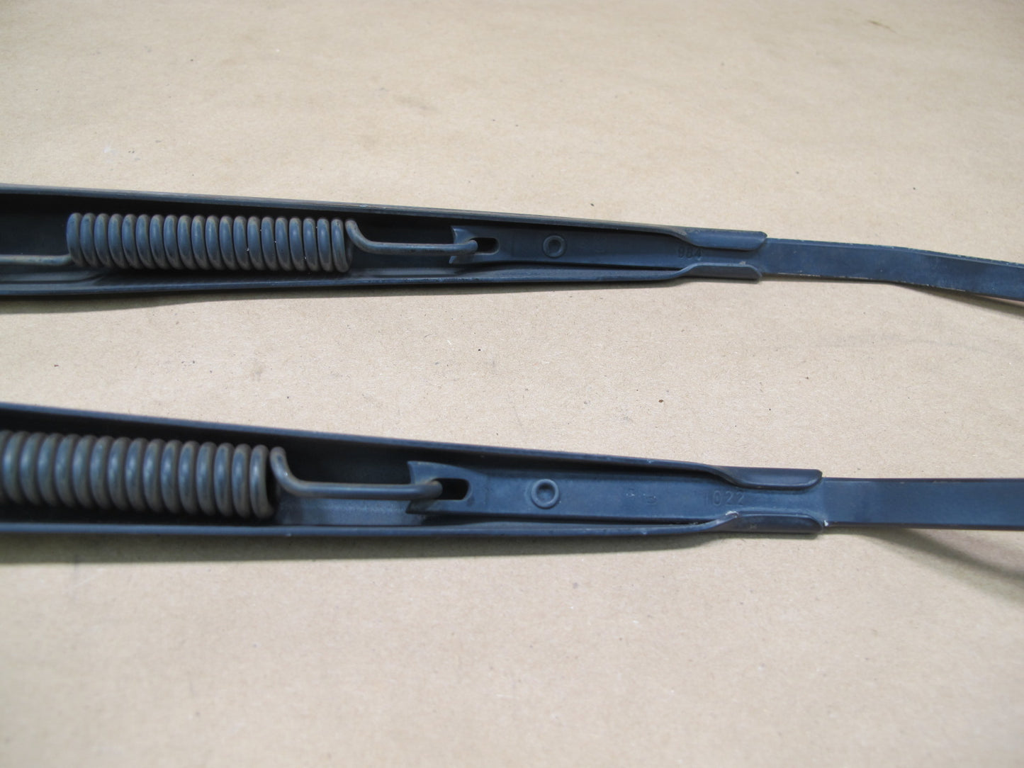 2003-2009 Hummer H2 Front Windshield Left & Right Wiper Arm Set of 2