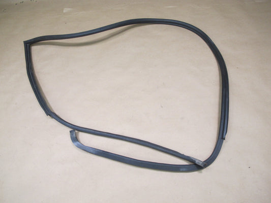 84-91 Porsche 944 Front Right Passenger Door Body Weatherstrip Rubber Seal OEM