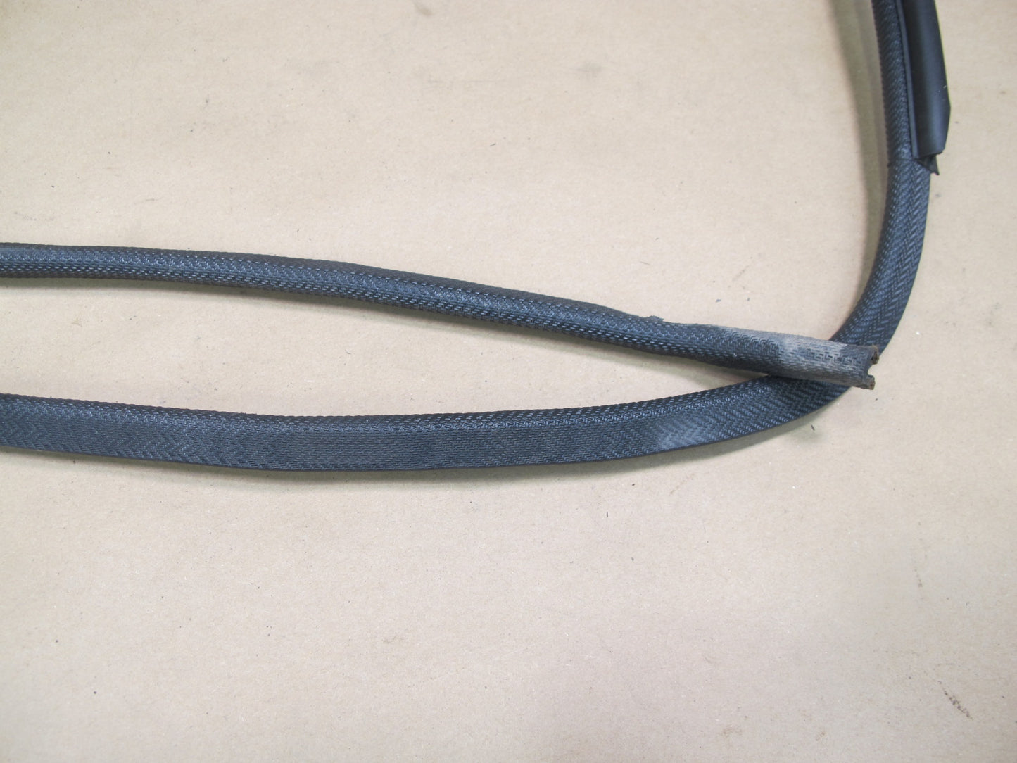 84-91 Porsche 944 Front Right Passenger Door Body Weatherstrip Rubber Seal OEM