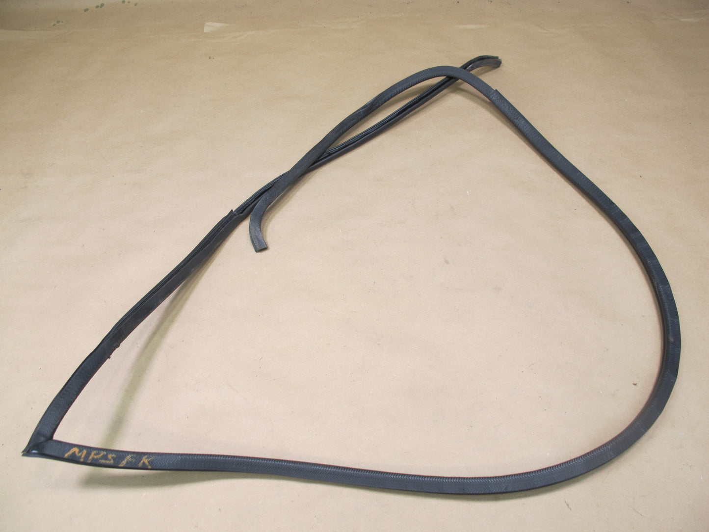 84-91 Porsche 944 Front Right Passenger Door Body Weatherstrip Rubber Seal OEM