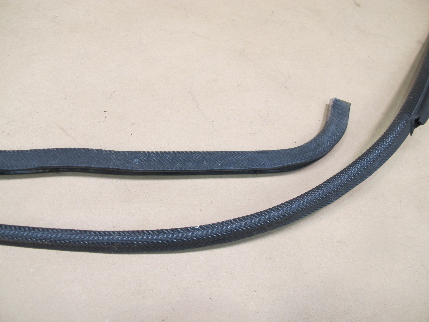 84-91 Porsche 944 Front Left Driver Door Body Weatherstrip Rubber Seal OEM