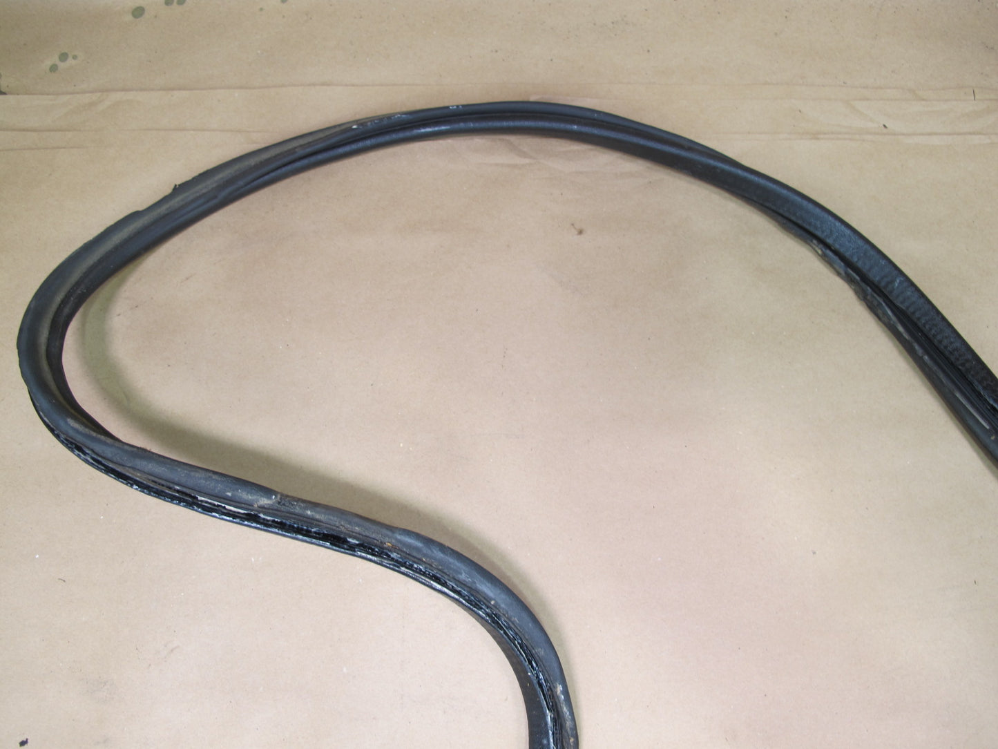 86-89 Porsche 944 Rear Trunk Lid Tailgate Liftgate Weatherstrip Seal OEM