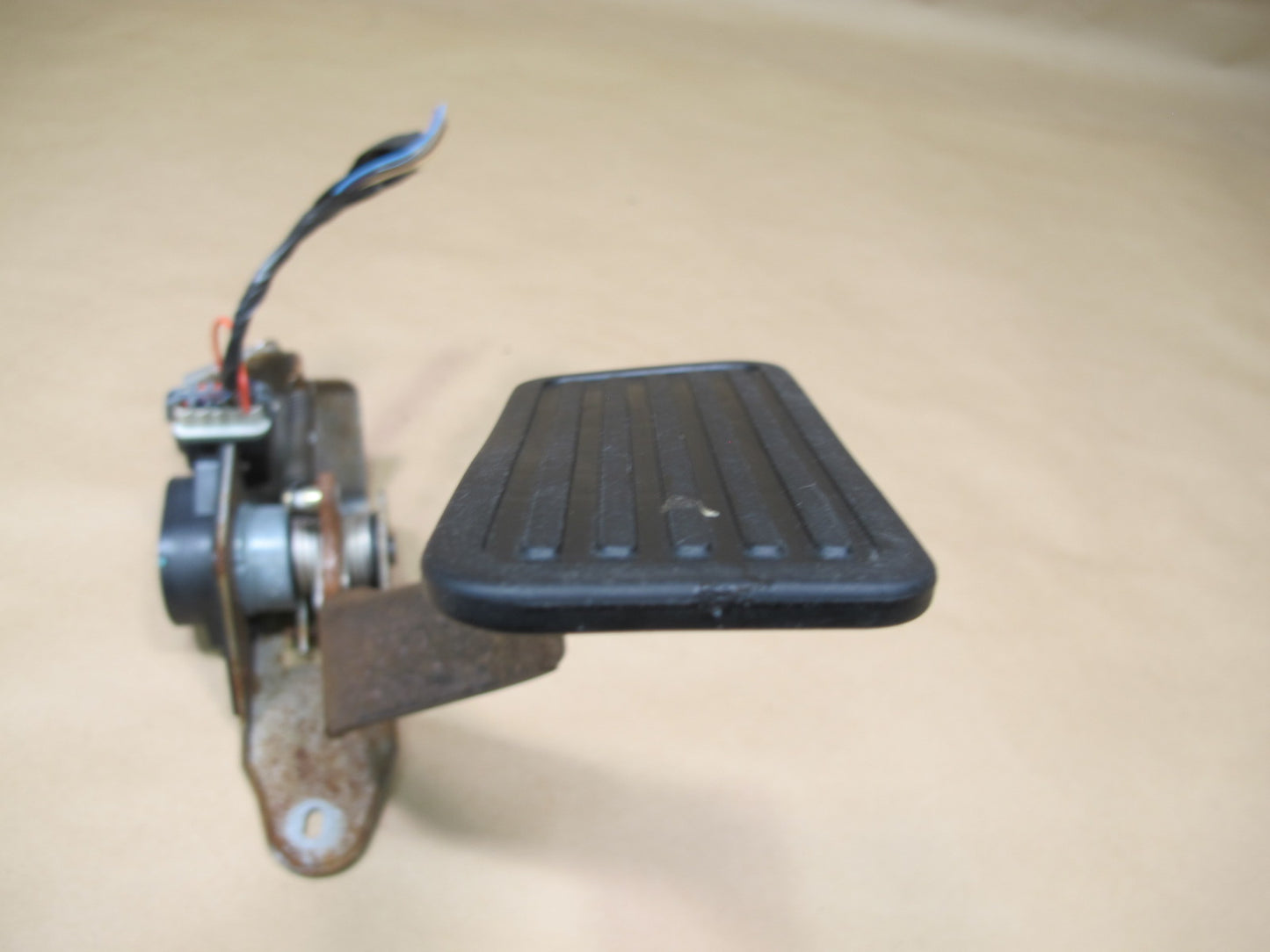 2003-2007 Hummer H2 Gas Acceleration Pedal