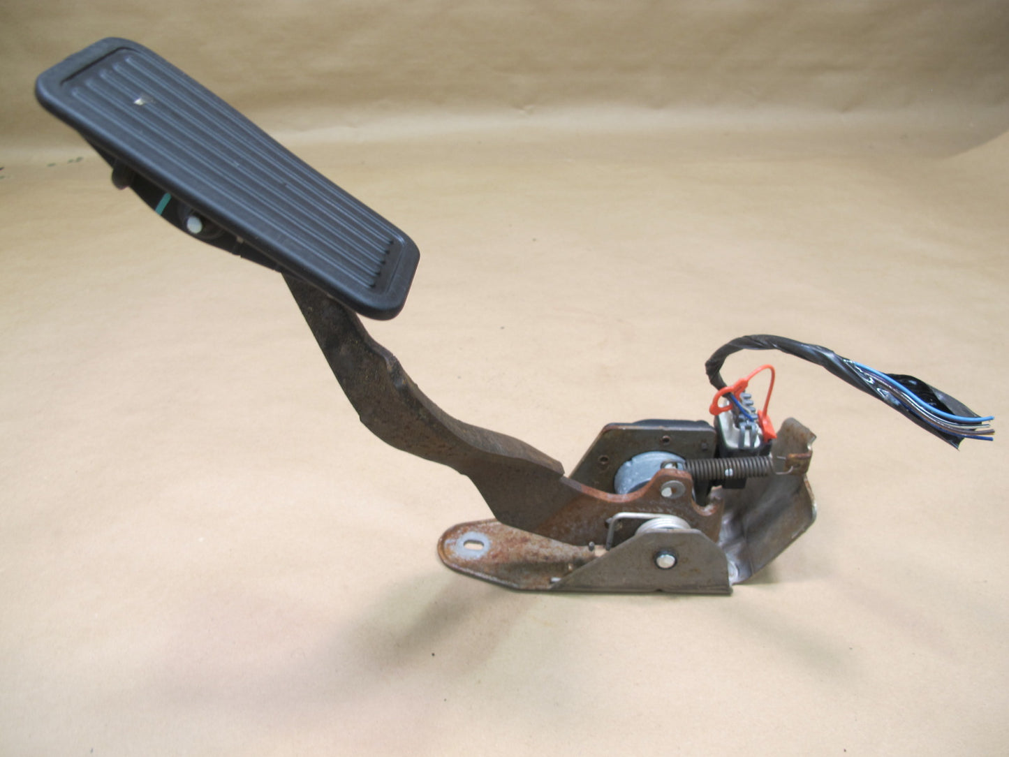 2003-2007 Hummer H2 Gas Acceleration Pedal