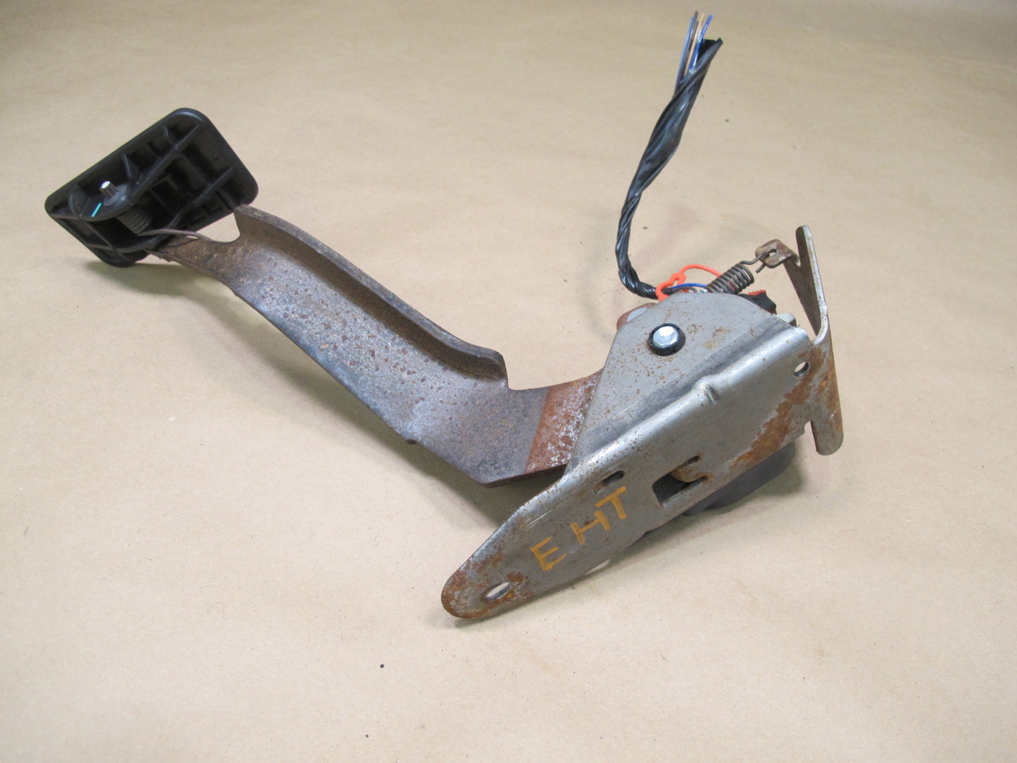 2003-2007 Hummer H2 Gas Acceleration Pedal