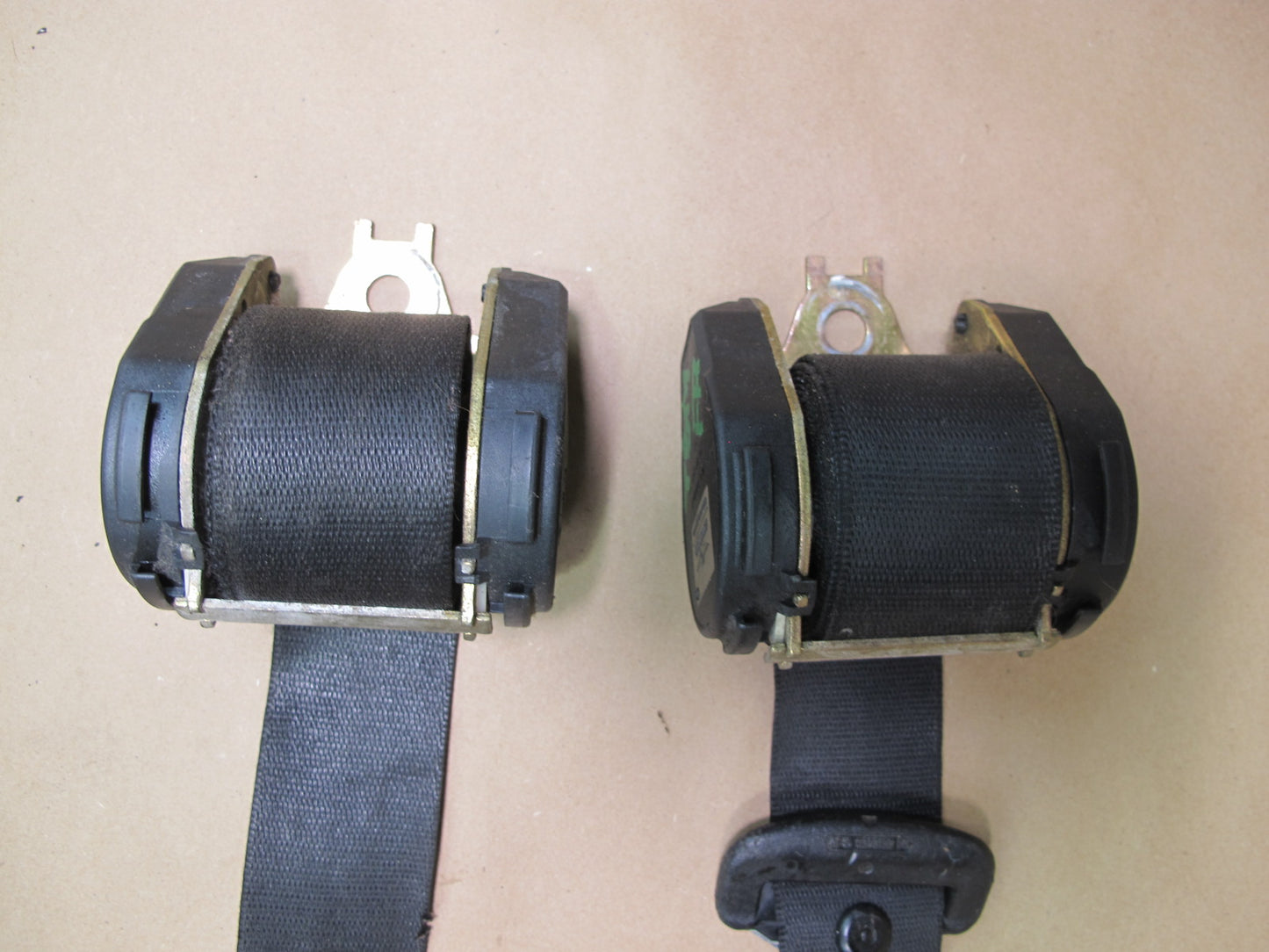87-91 BMW E30 CONVERTIBLE FRONT LEFT & RIGHT SIDE SEATBELT RETRACTOR SET OEM