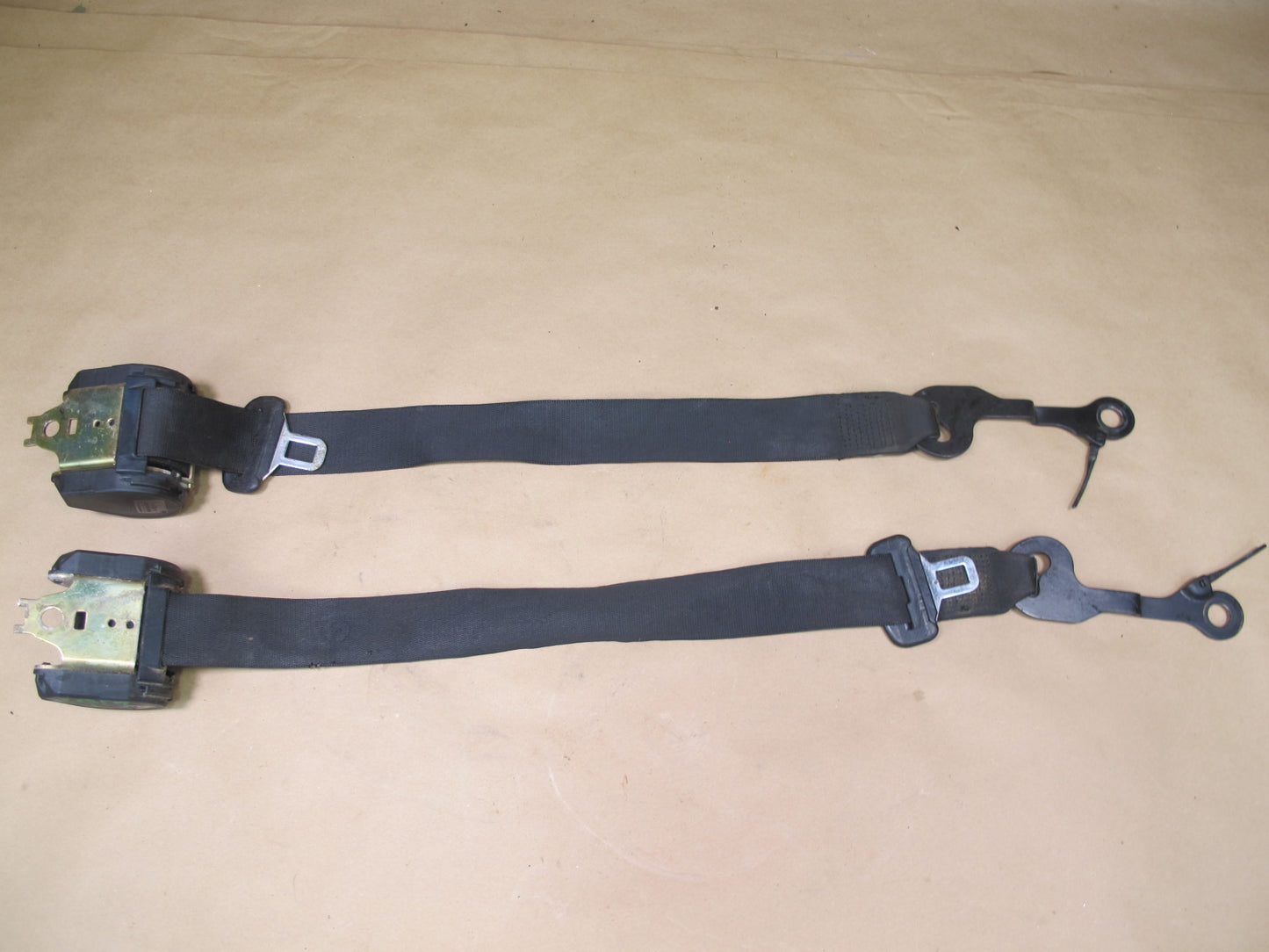 87-91 BMW E30 CONVERTIBLE FRONT LEFT & RIGHT SIDE SEATBELT RETRACTOR SET OEM