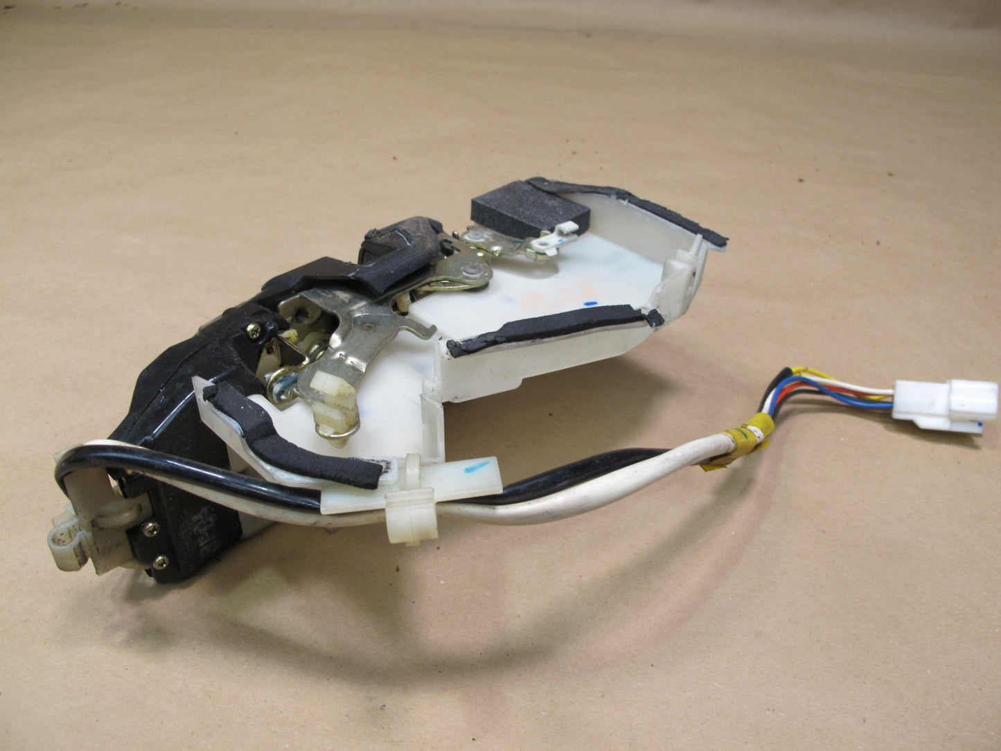 98-00 Lexus UCF20 LS400 Front Left Door Lock Latch Actuator OEM
