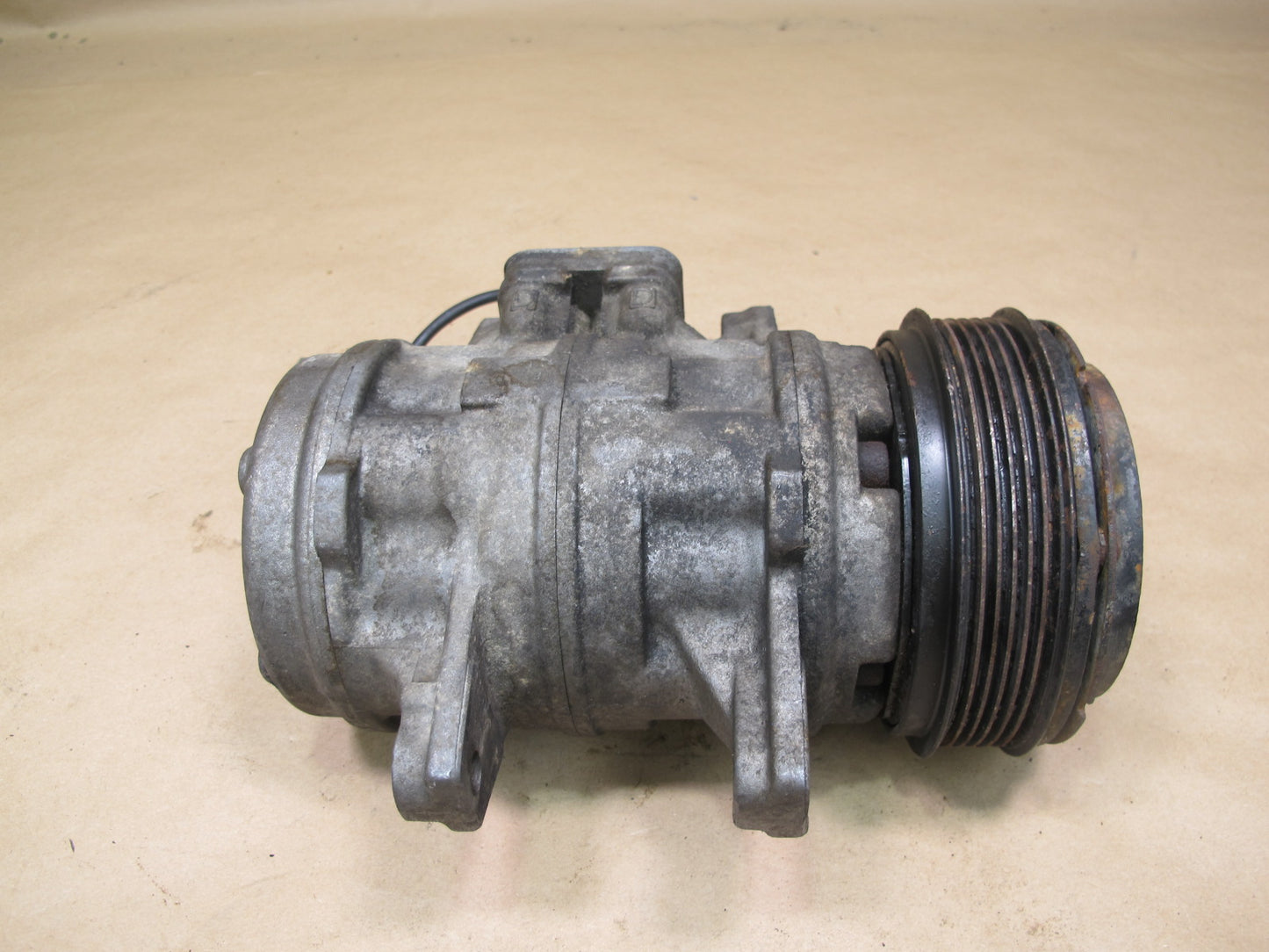 86-89 Porsche 944 924 S 2.5L AC Air Condition Compressor 9704729-416 OEM