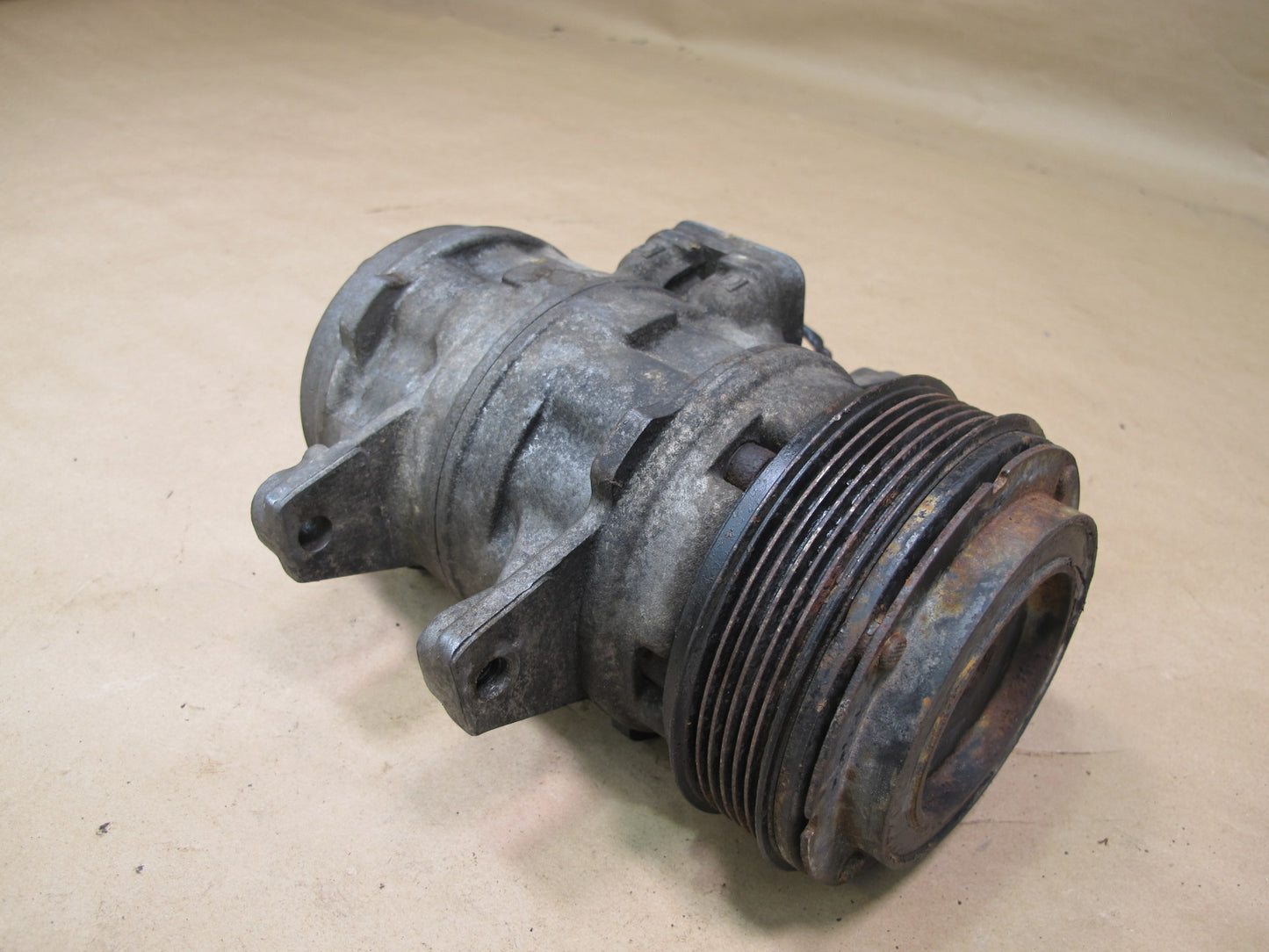 86-89 Porsche 944 924 S 2.5L AC Air Condition Compressor 9704729-416 OEM