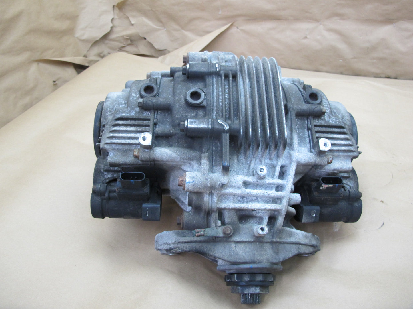 2011-2014 BMW E70 E71 X5 X6 AWD Rear Axle Differential Carrier Gear Ratio 3.15