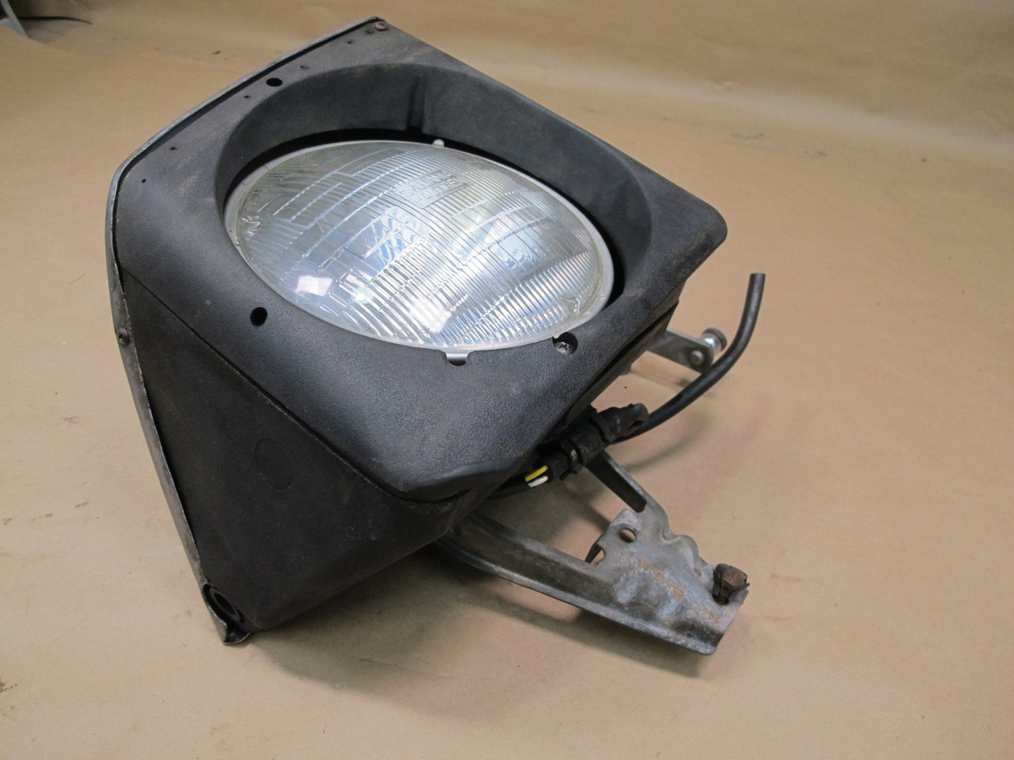 84-91 Porsche 944 Front Right Passenger Side Headlight Lamp Assembly OEM