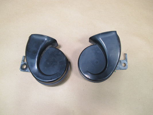 98-00 Lexus UCF20 LS400 Set of 2 High & Low Tone Note Pitch Horn Signal OEM