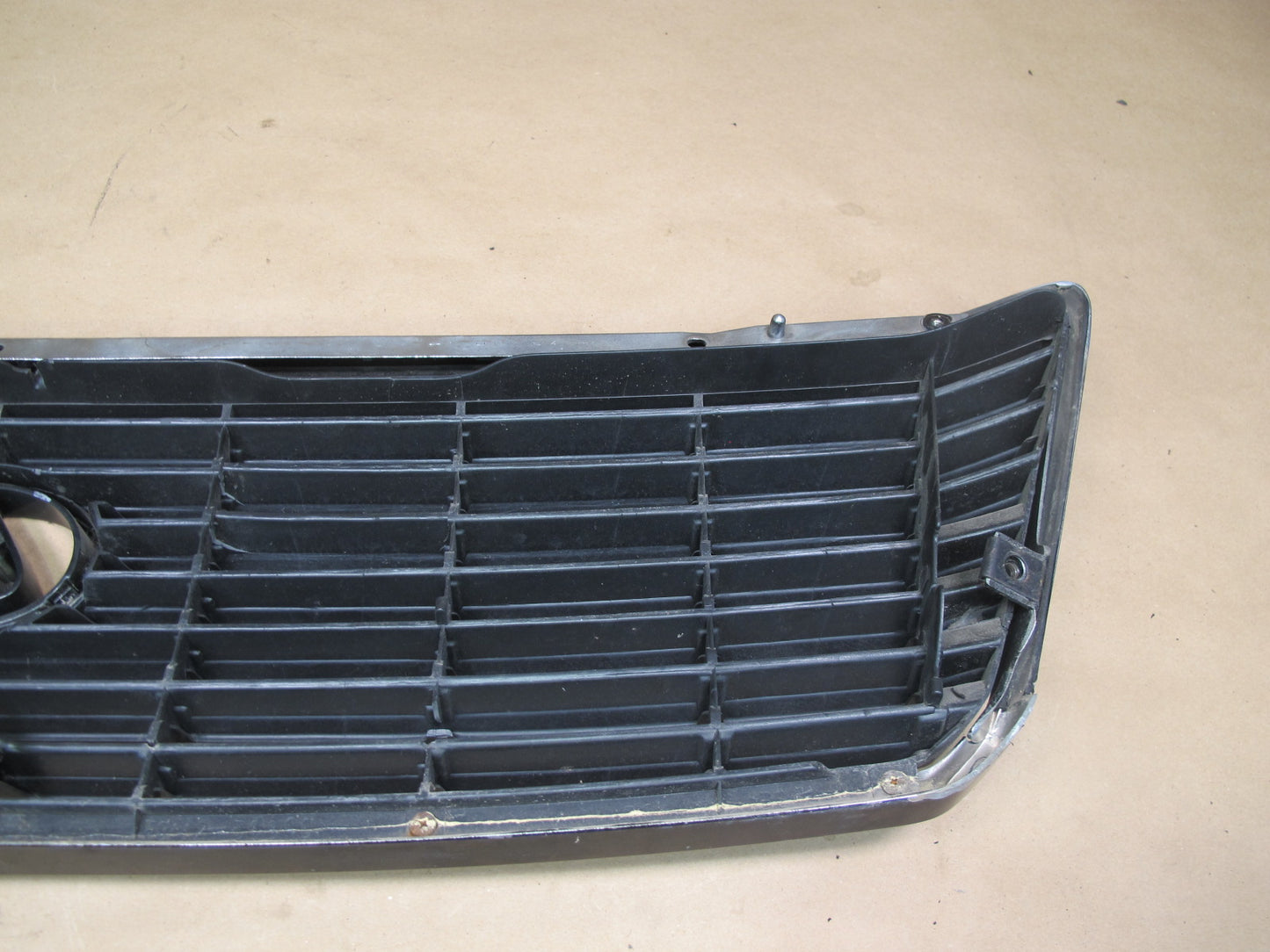 98-00 Lexus UCF20L LS400 Front Hood Radiator Upper Grille OEM