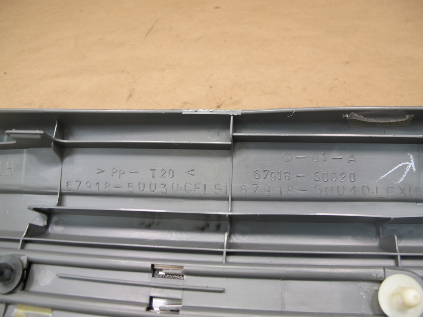 98-00 Lexus LS400 UCF20 Set of 2 Rear Door Scuff Sill Plate Trim Gray OEM