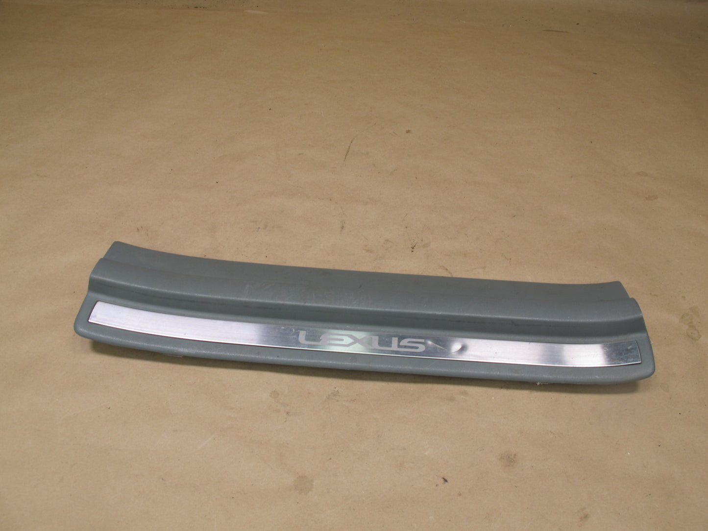 98-00 Lexus LS400 UCF20 Set of 2 Rear Door Scuff Sill Plate Trim Gray OEM