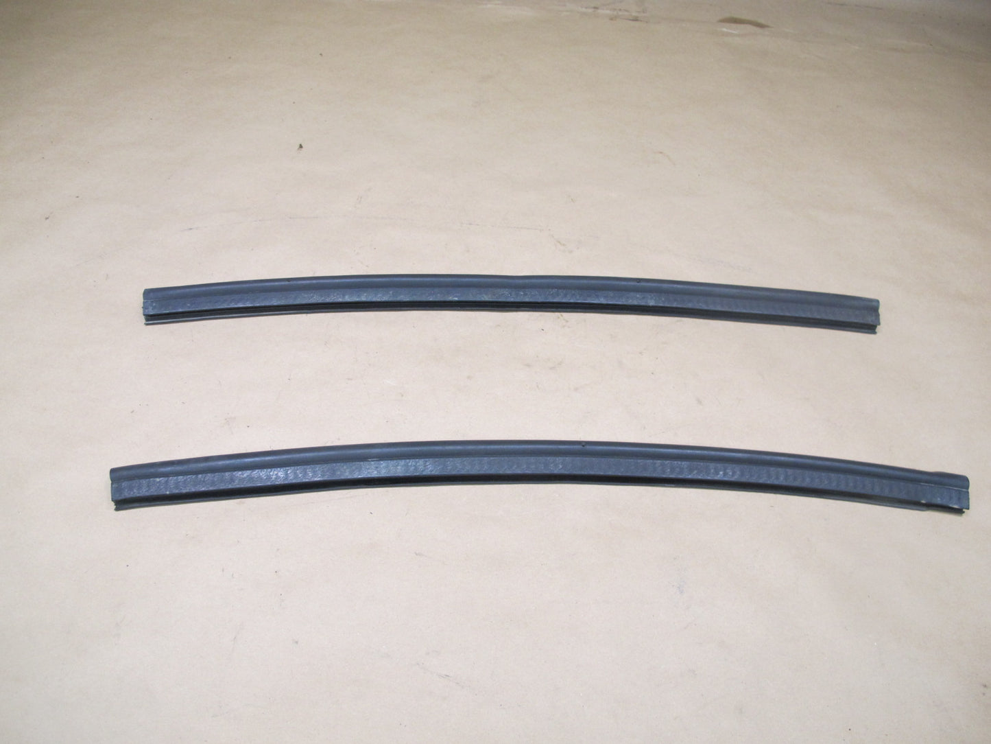 2003-2009 Hummer H2 Front Forward Rearward Hood Bonnet Weatherstrip Seal Set