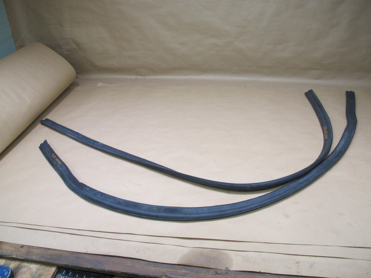 2003-2009 Hummer H2 Front Forward Rearward Hood Bonnet Weatherstrip Seal Set