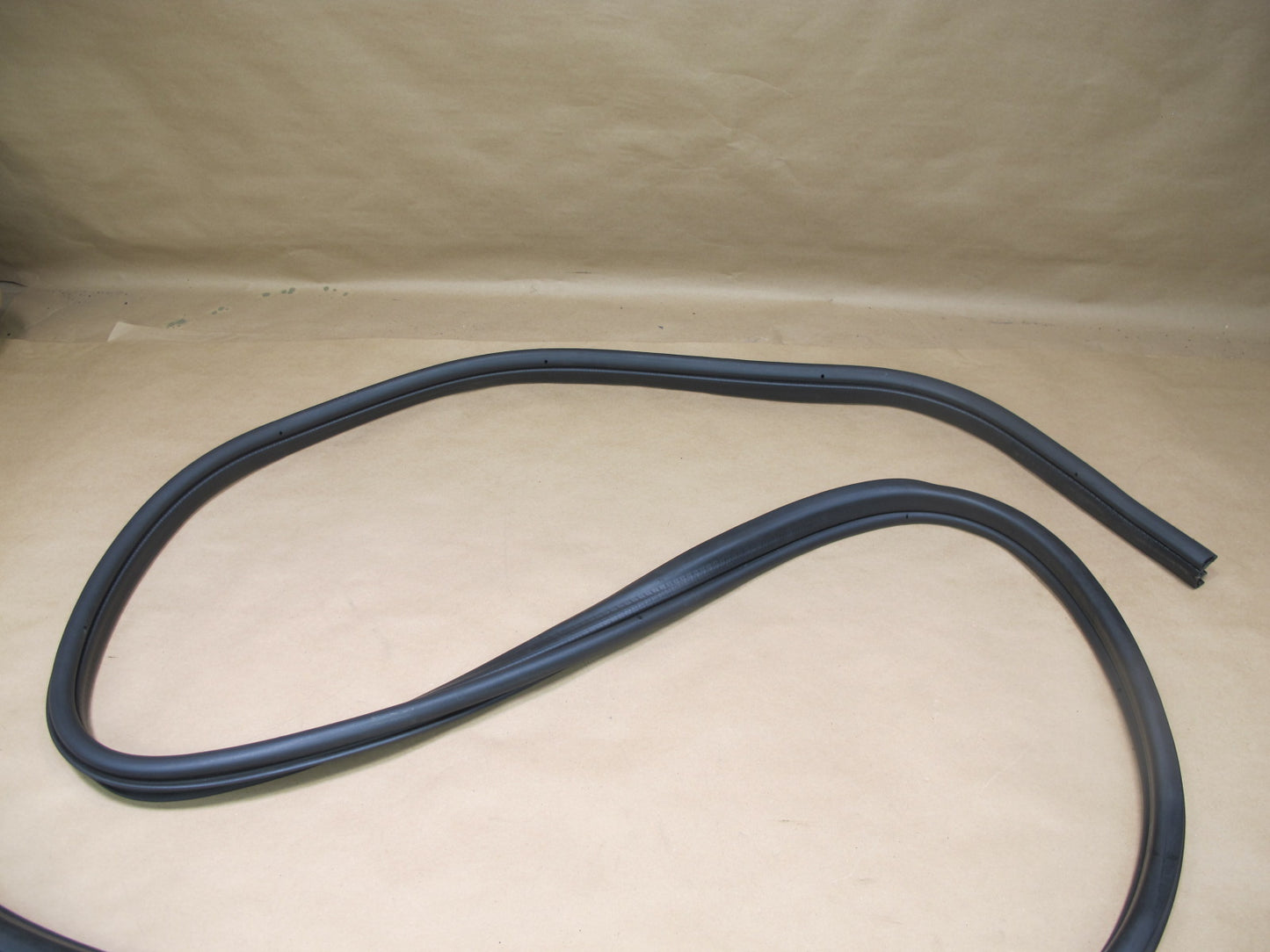 2003-2009 Hummer H2 Rear Right Passenger Side Door Weatherstrip Rubber Seal