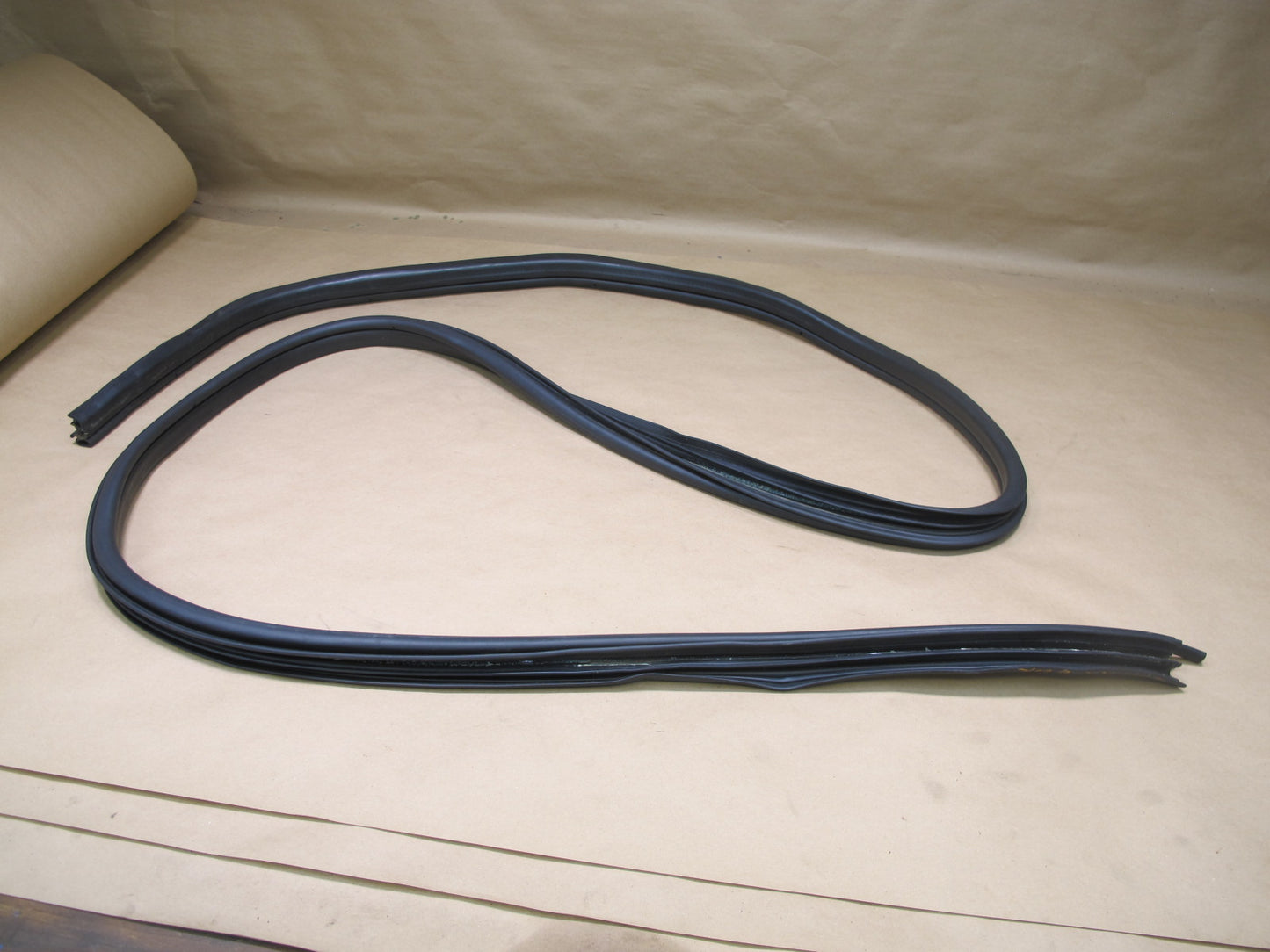 2003-2009 Hummer H2 Rear Right Passenger Side Door Weatherstrip Rubber Seal