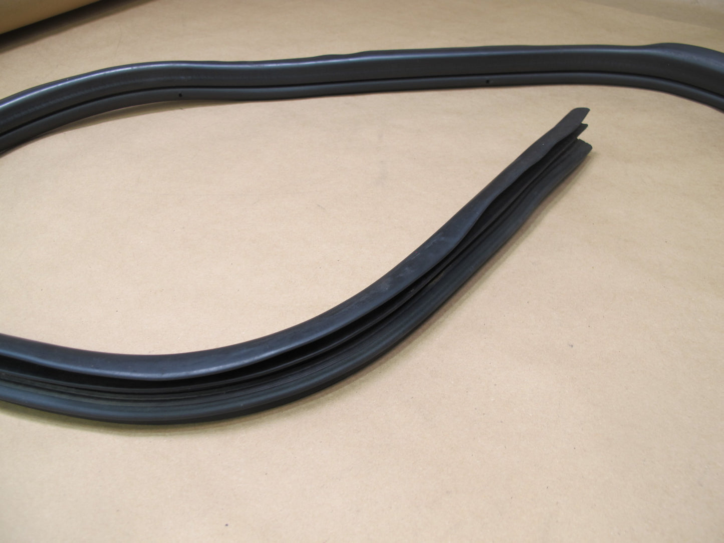 2003-2009 Hummer H2 Rear Right Passenger Side Door Weatherstrip Rubber Seal