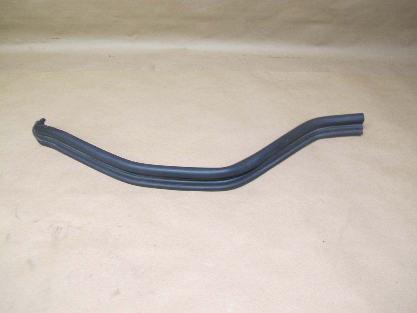 96-02 BMW E36/7 Z3 Hood Bonnet Weatherstrip Rubber Seal Set OEM