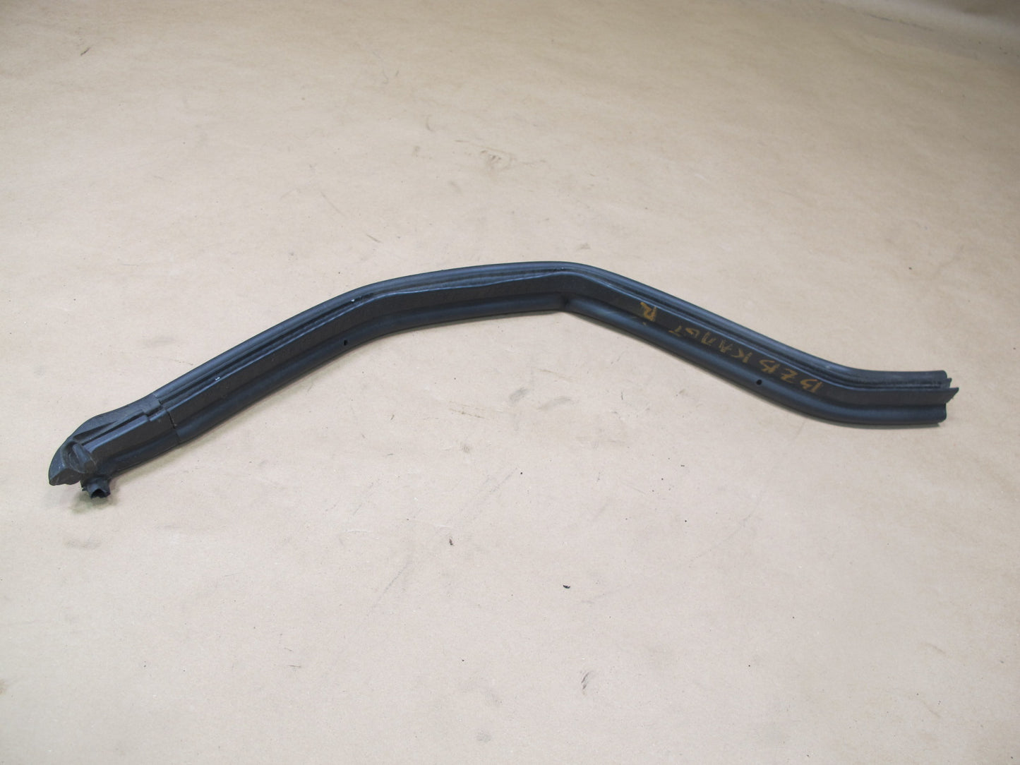 96-02 BMW E36/7 Z3 Hood Bonnet Weatherstrip Rubber Seal Set OEM