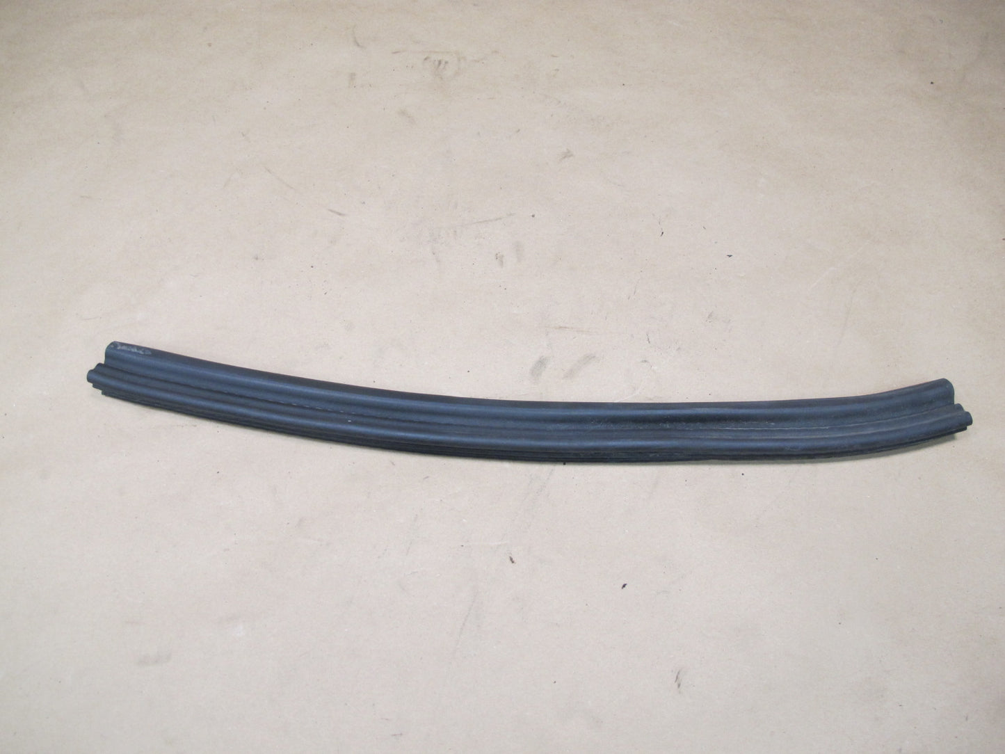 96-02 BMW E36/7 Z3 Hood Bonnet Weatherstrip Rubber Seal Set OEM