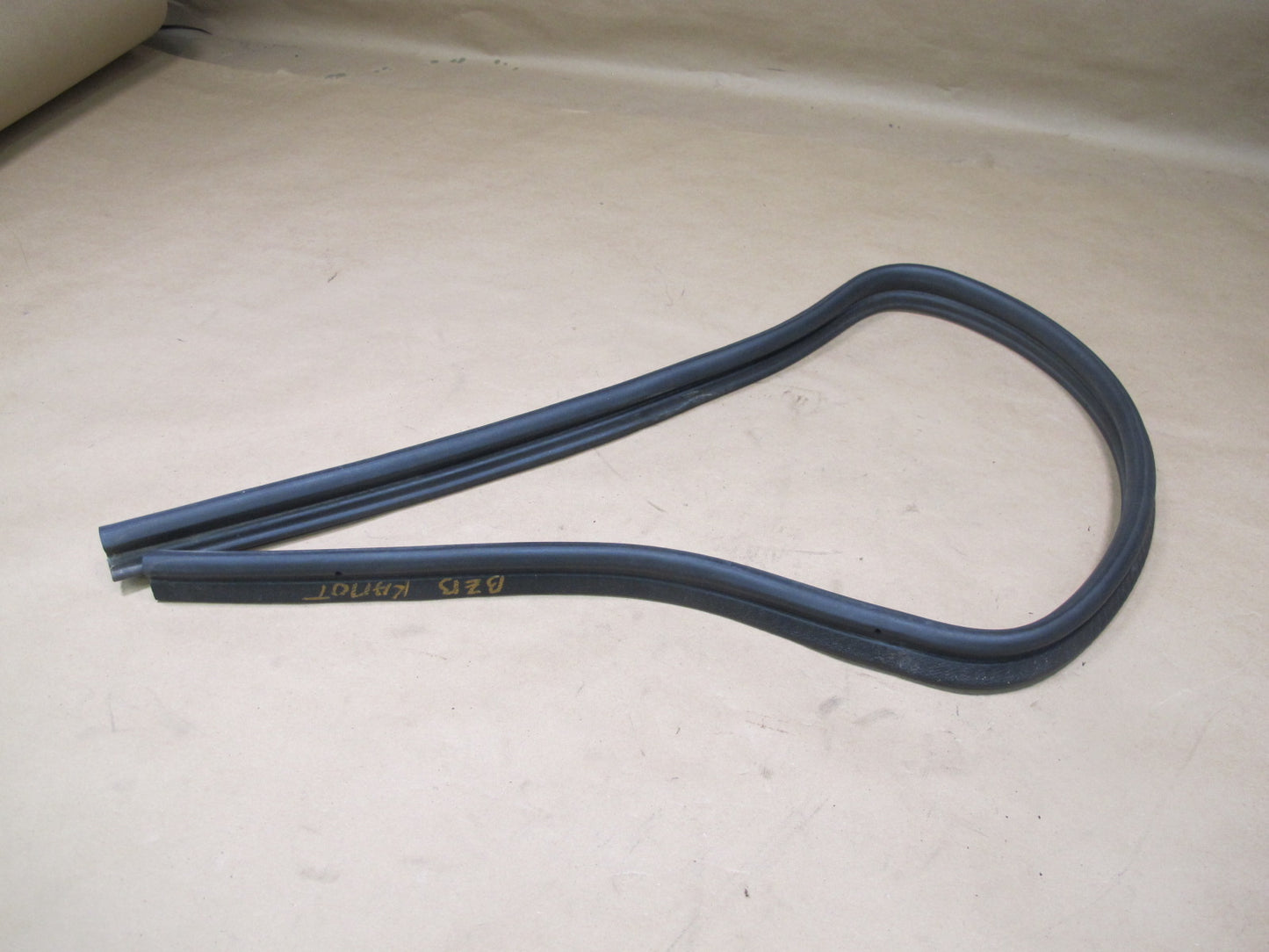 96-02 BMW E36/7 Z3 Hood Bonnet Weatherstrip Rubber Seal Set OEM